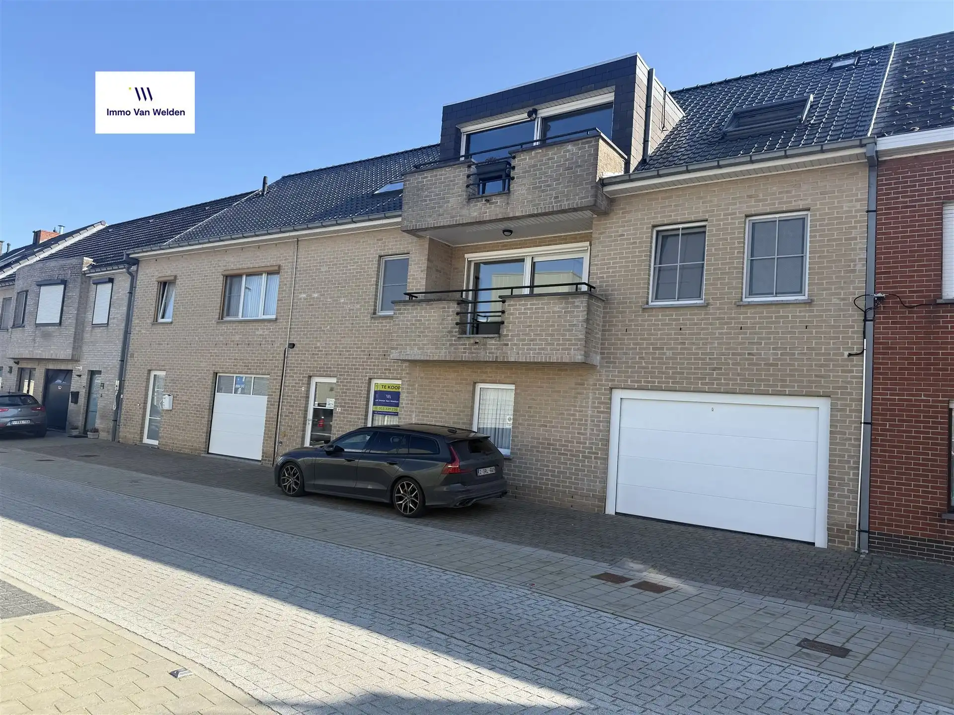 Te koop in Oudenaarde: ruim gelijkvloers appartement met terras en garage. foto 2