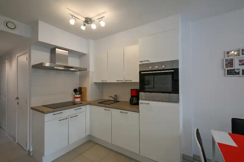 EXCLUSIEF APPARTEMENT  MET LATERAAL ZEEZICHT EN VOLLEDIG INGERICHT foto 6