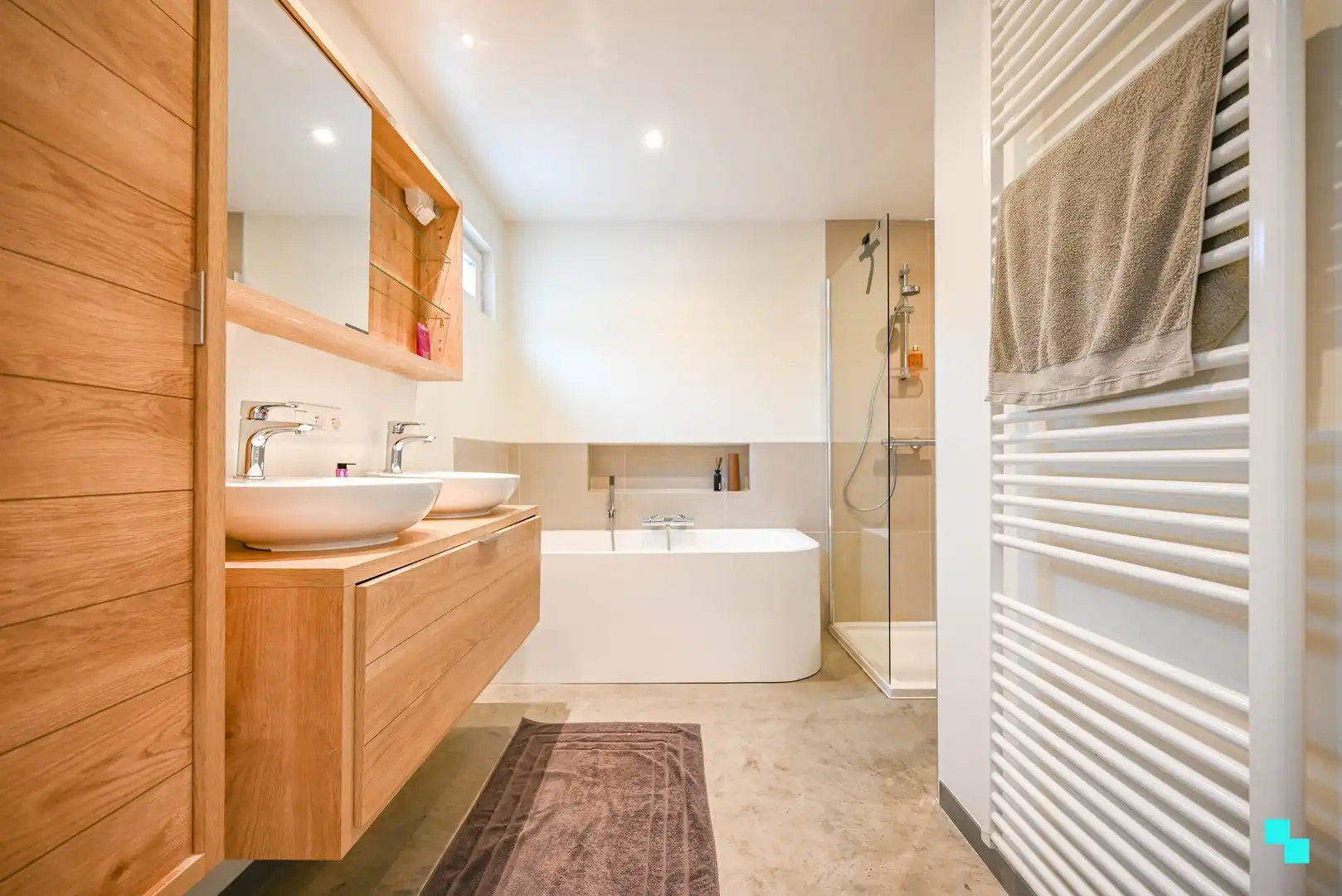 Instapklare starterswoning in Deerlijk foto 18