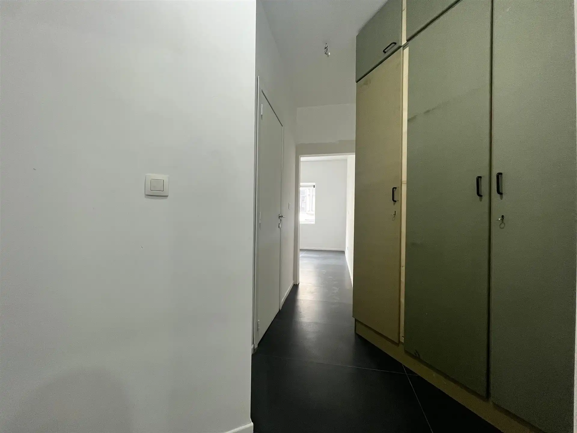 Volledig vernieuwd 2-slaapkamerappartement met gemeenschappelijk terras foto 8