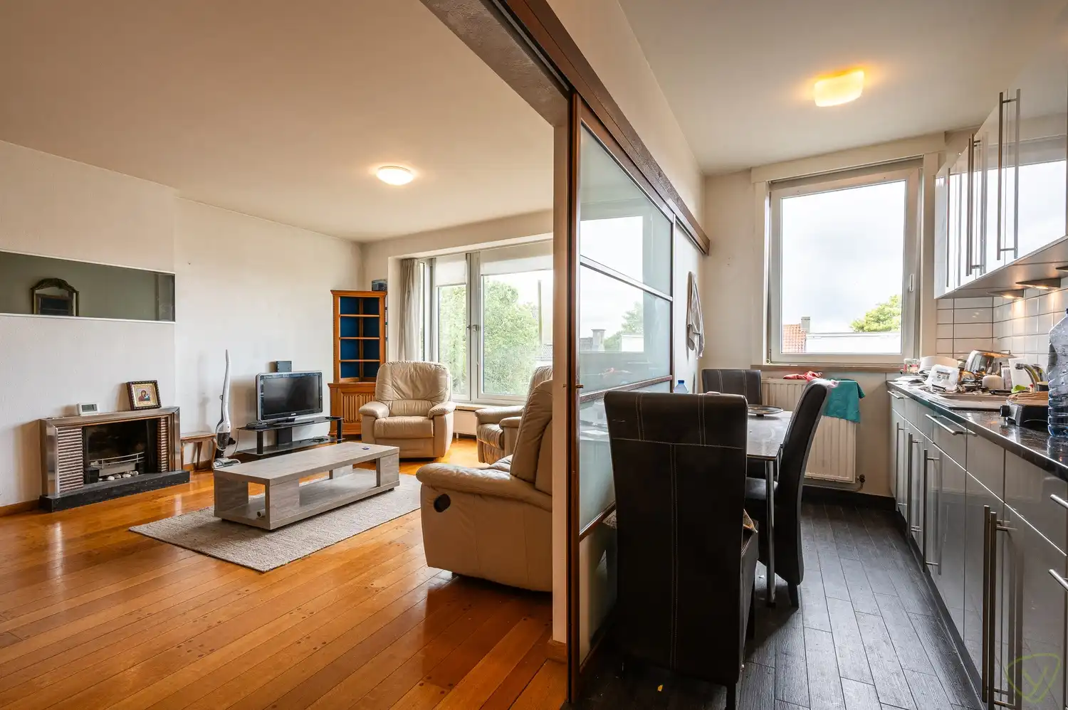 Centraal gelegen appartement met 2 slaapkamers in Eeklo foto 6