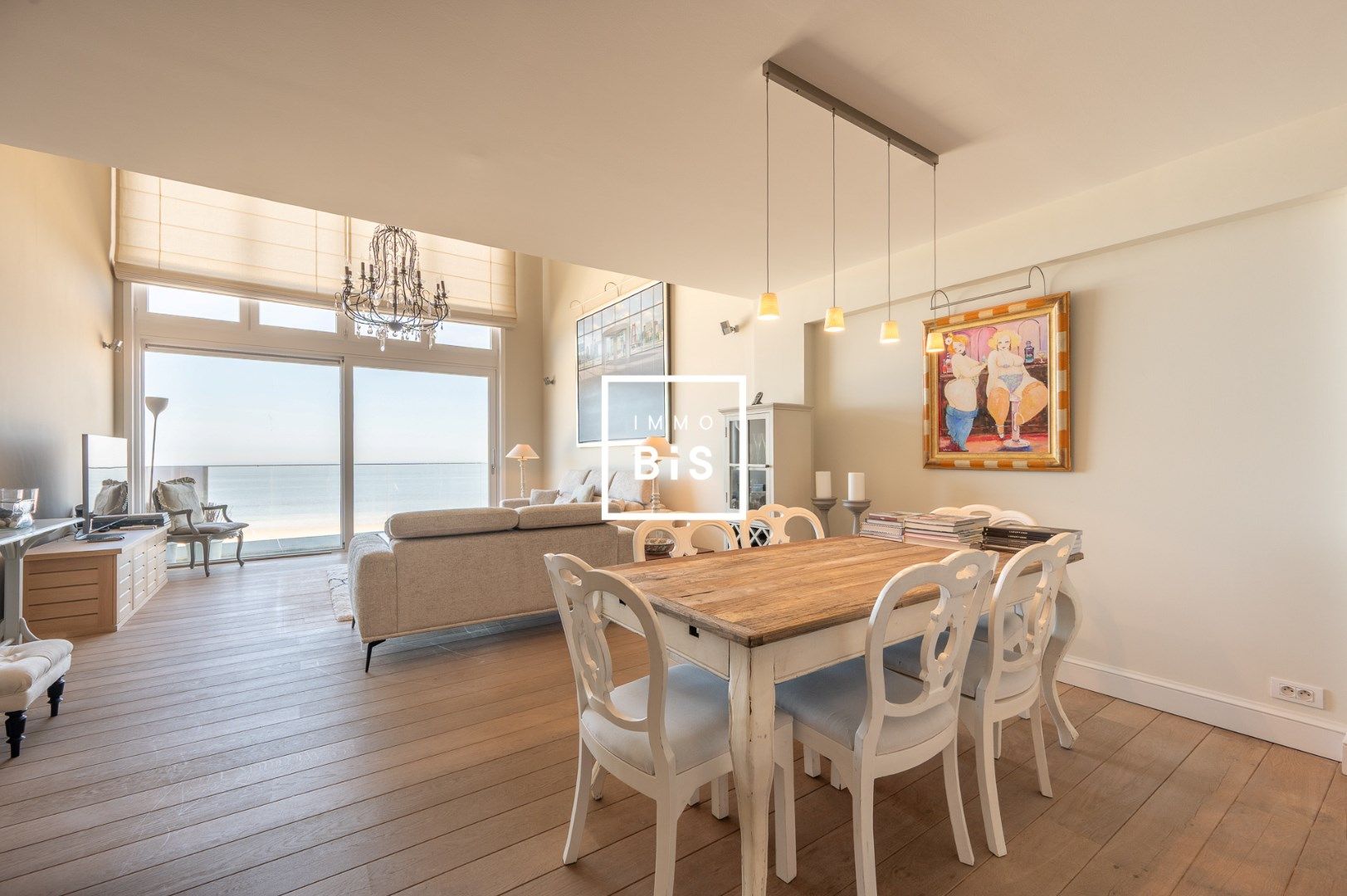 Exclusief duplex mezzanine appartement op een toplocatie aan de Zeedijk in het Zoute foto 2