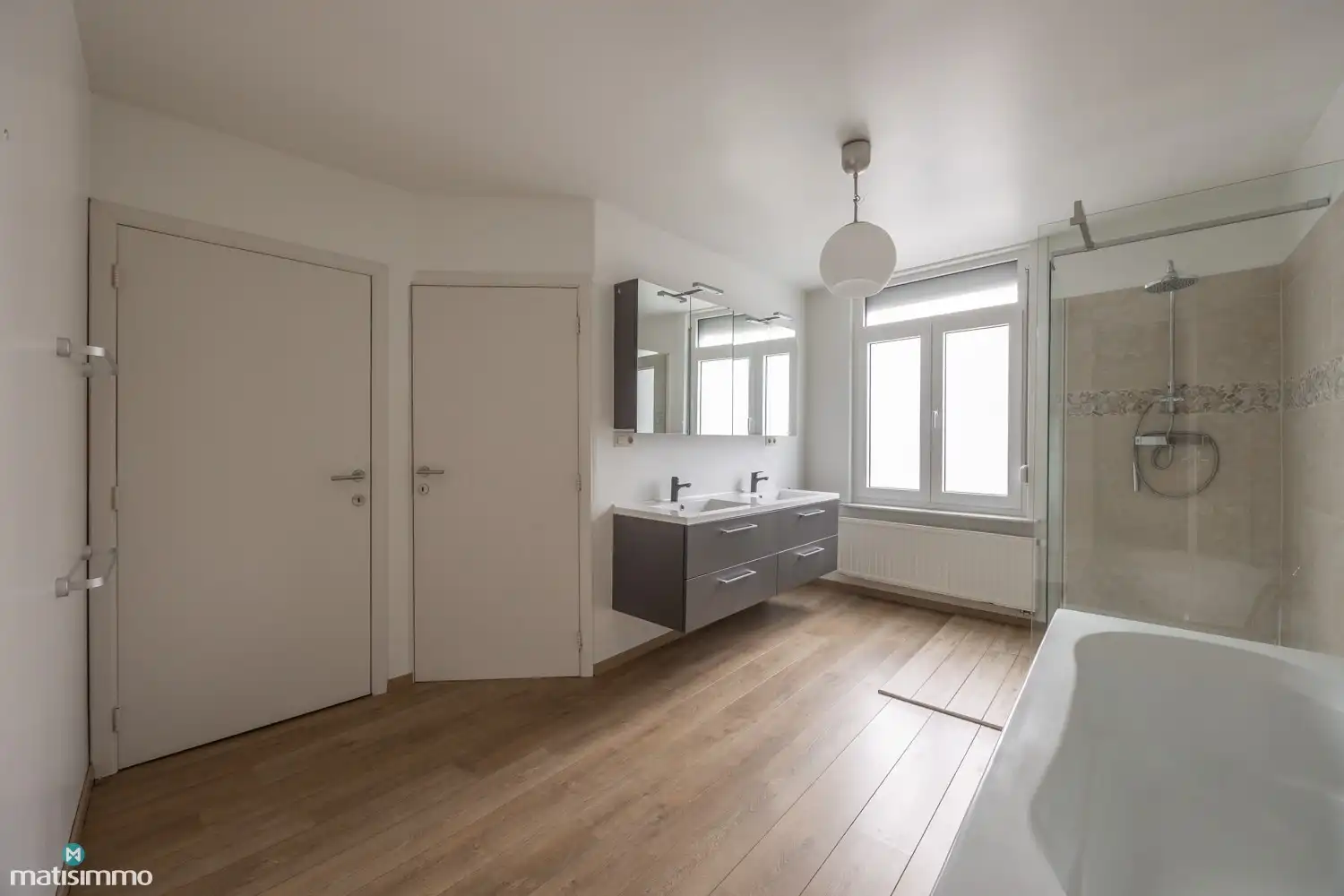 GERENOVEERDE HALFOPEN BEBOUWING MET 2 SLAAPKAMERS OP WANDELAFSTAND VAN HET CENTRUM VAN HASSELT foto 13