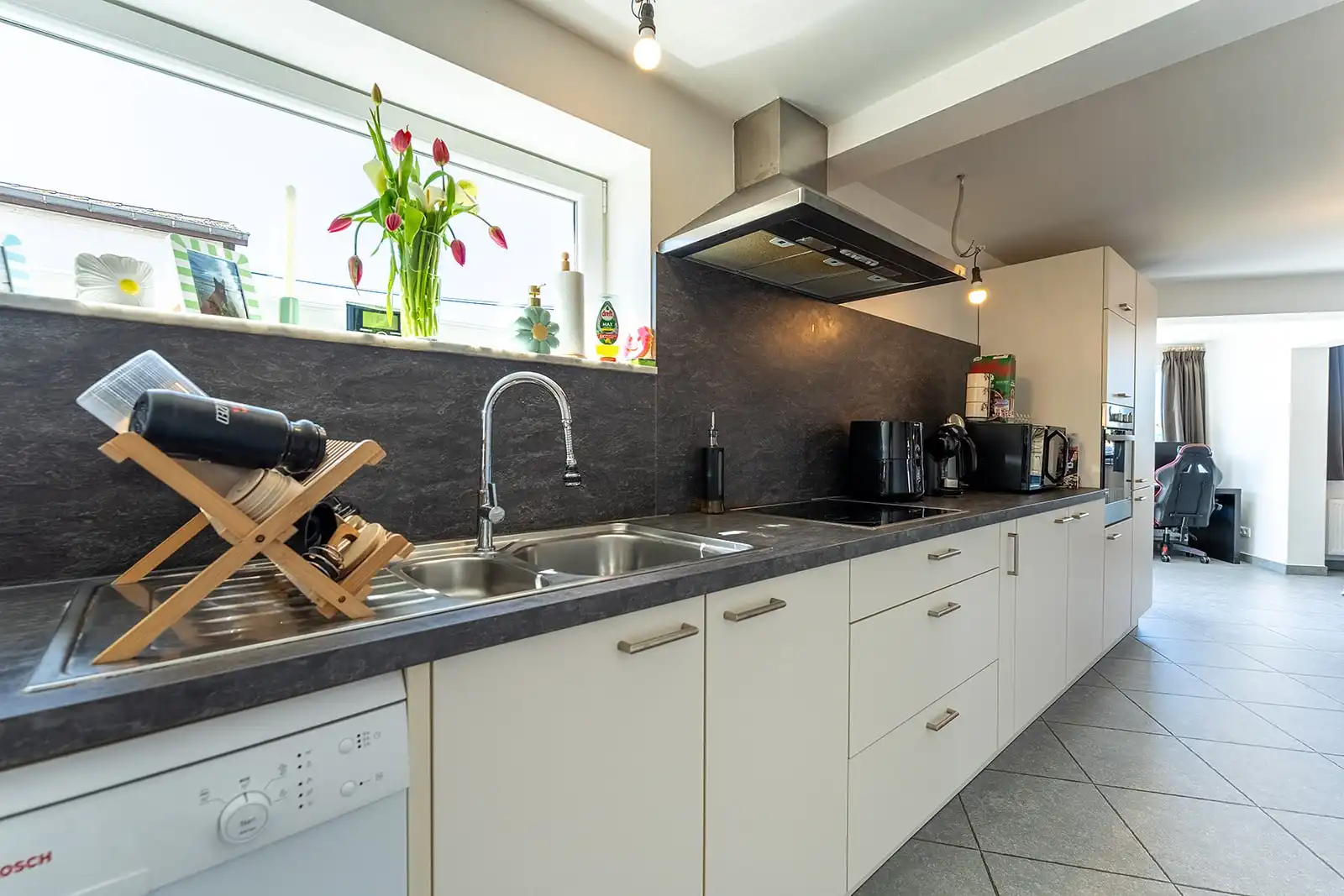 Instapklare Halfopen bebouwing op 1125 m² met ruime oprit foto 9