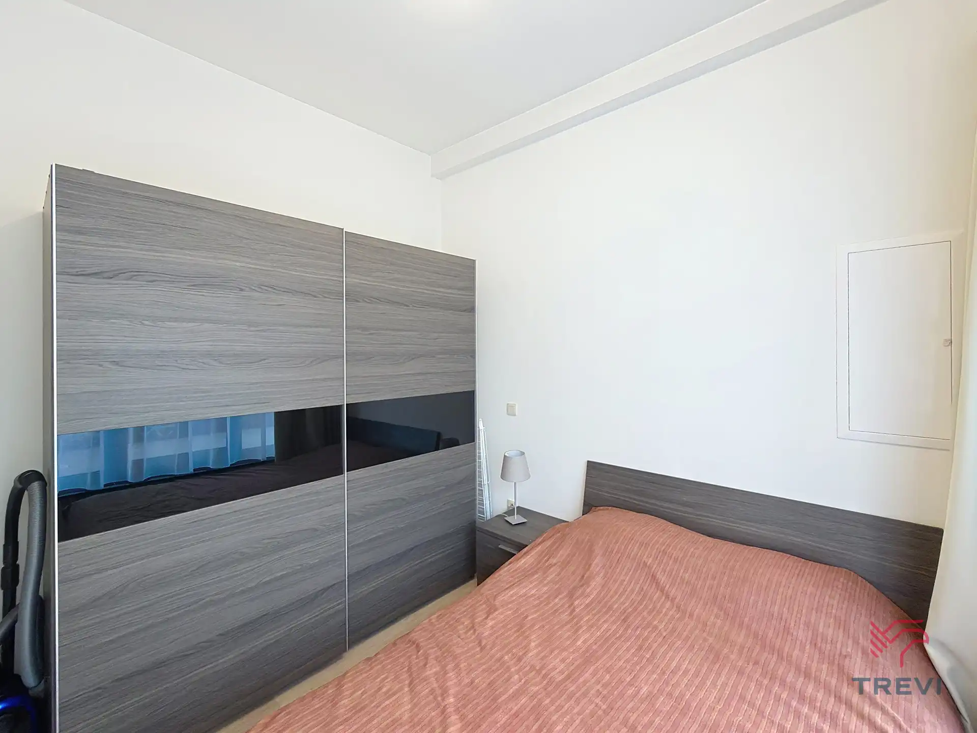 GEMEUBILEERDE STUDIO MET SLAAPHOEK NABIJ TOUR & TAXIS ! foto 10