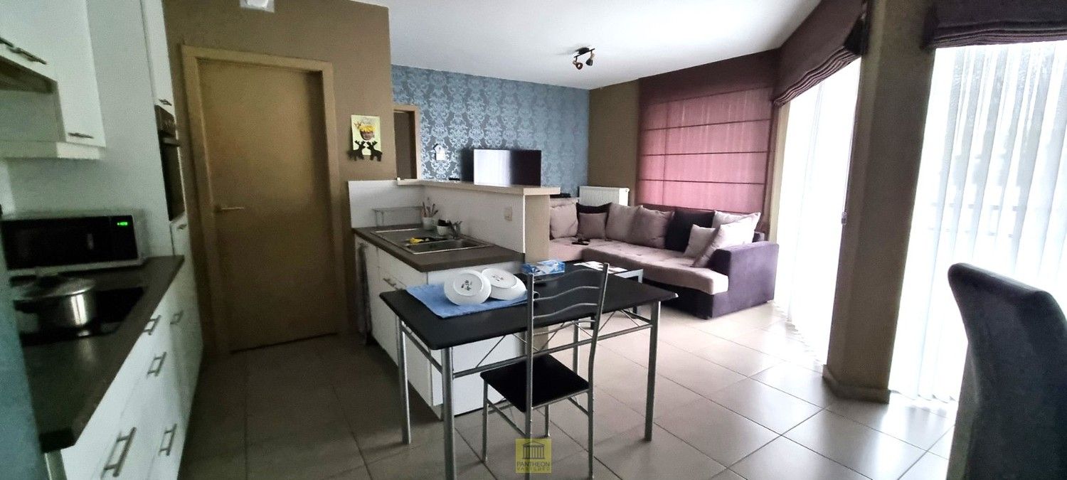 Recent appartement met 2 slaapkamers én autostaanplaats nabij station! foto 3