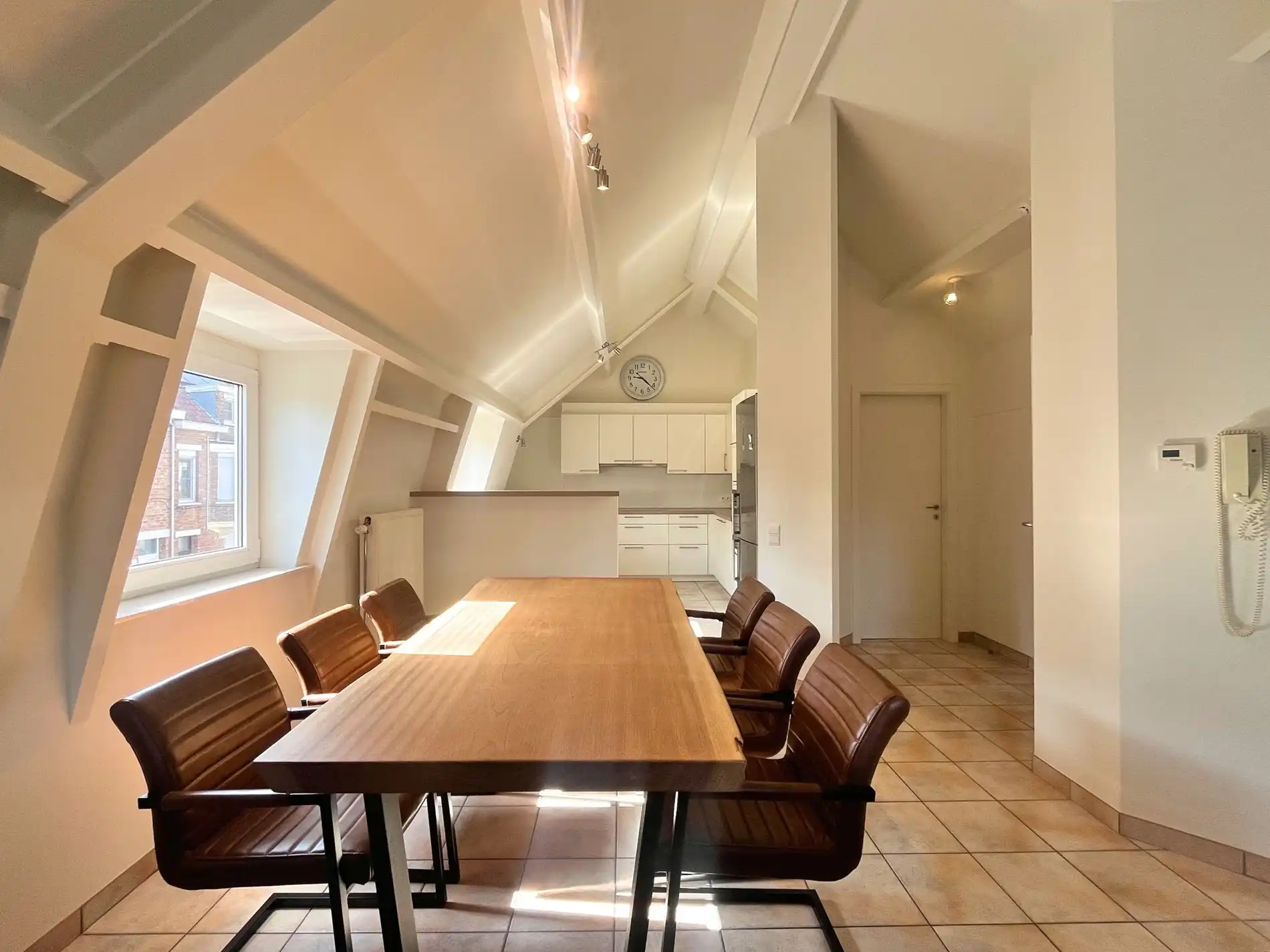 Zeer leuk appartement met 2 kamers te Brugge foto 3