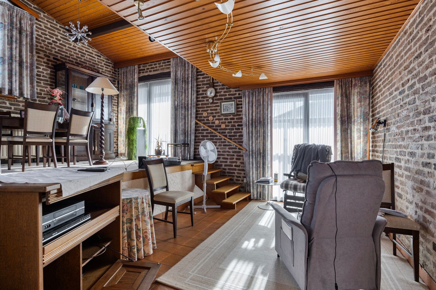 Karaktervolle woning in Houthalen-Oost met enorm potentieel! foto 12