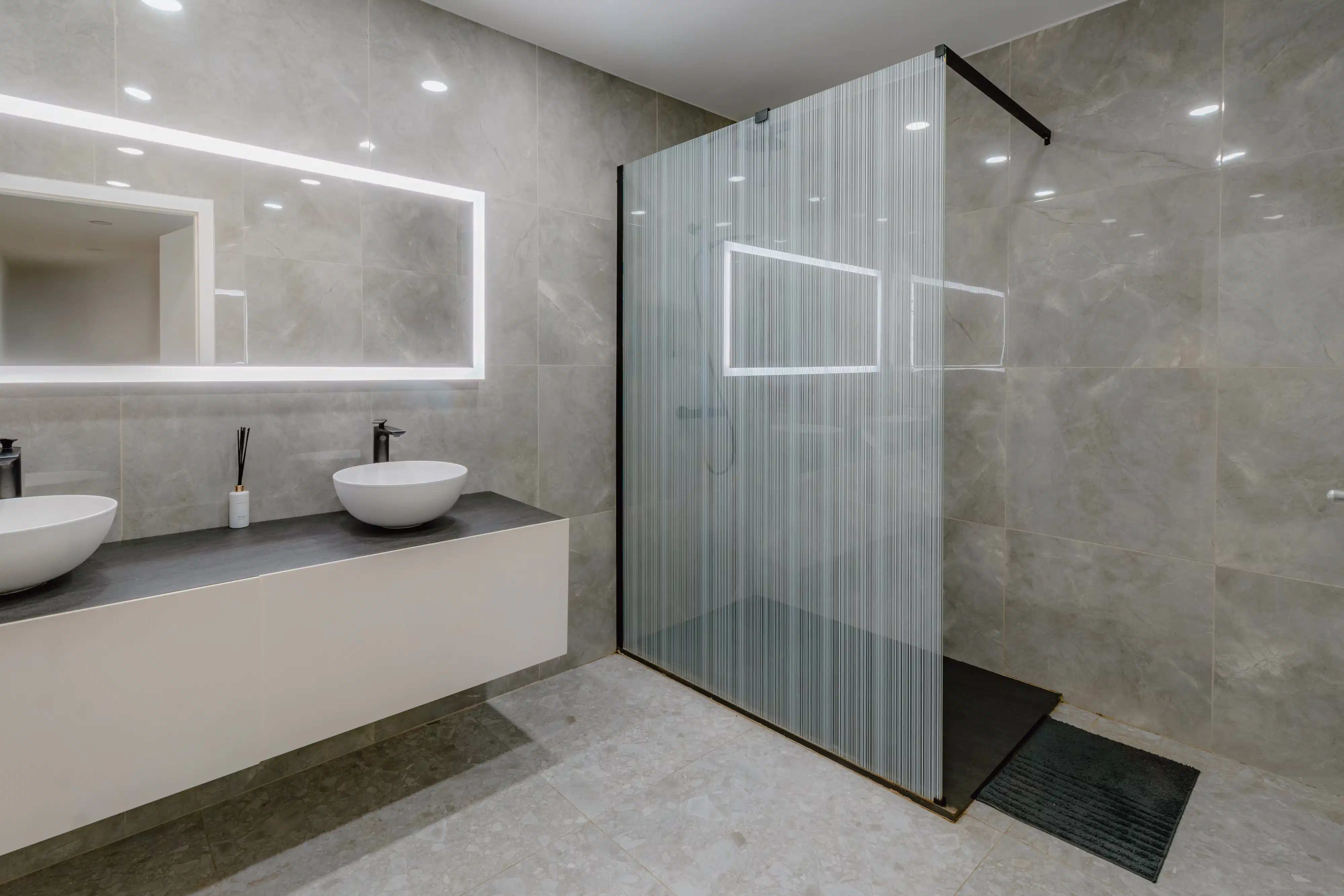 Instapklaar appartement met uitzicht op park foto 9