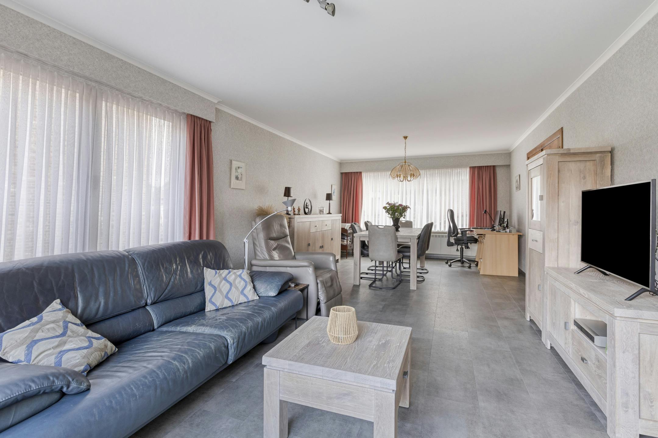 Ruime verzorgde gezinswoning in centrum Beveren foto 5