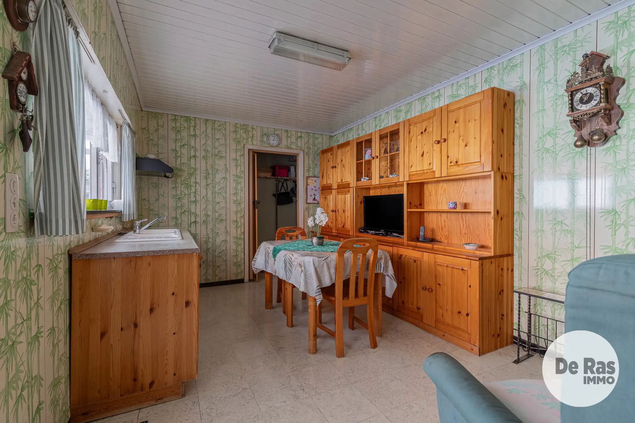 ZELE - Te renoveren woning met 3 kamers en leuke tuin foto 8