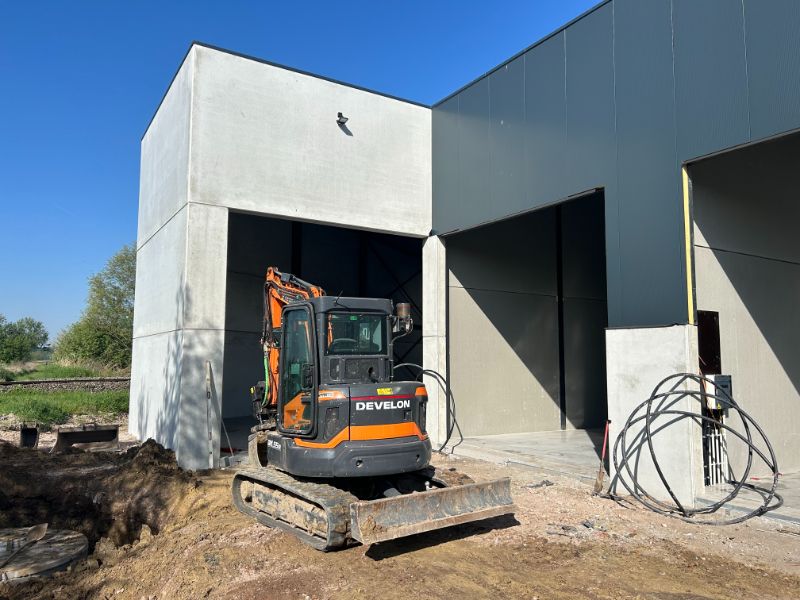 Nieuwbouw magazijn (411 m²) + mezzanine van 123 m² en 4 parkings foto 9