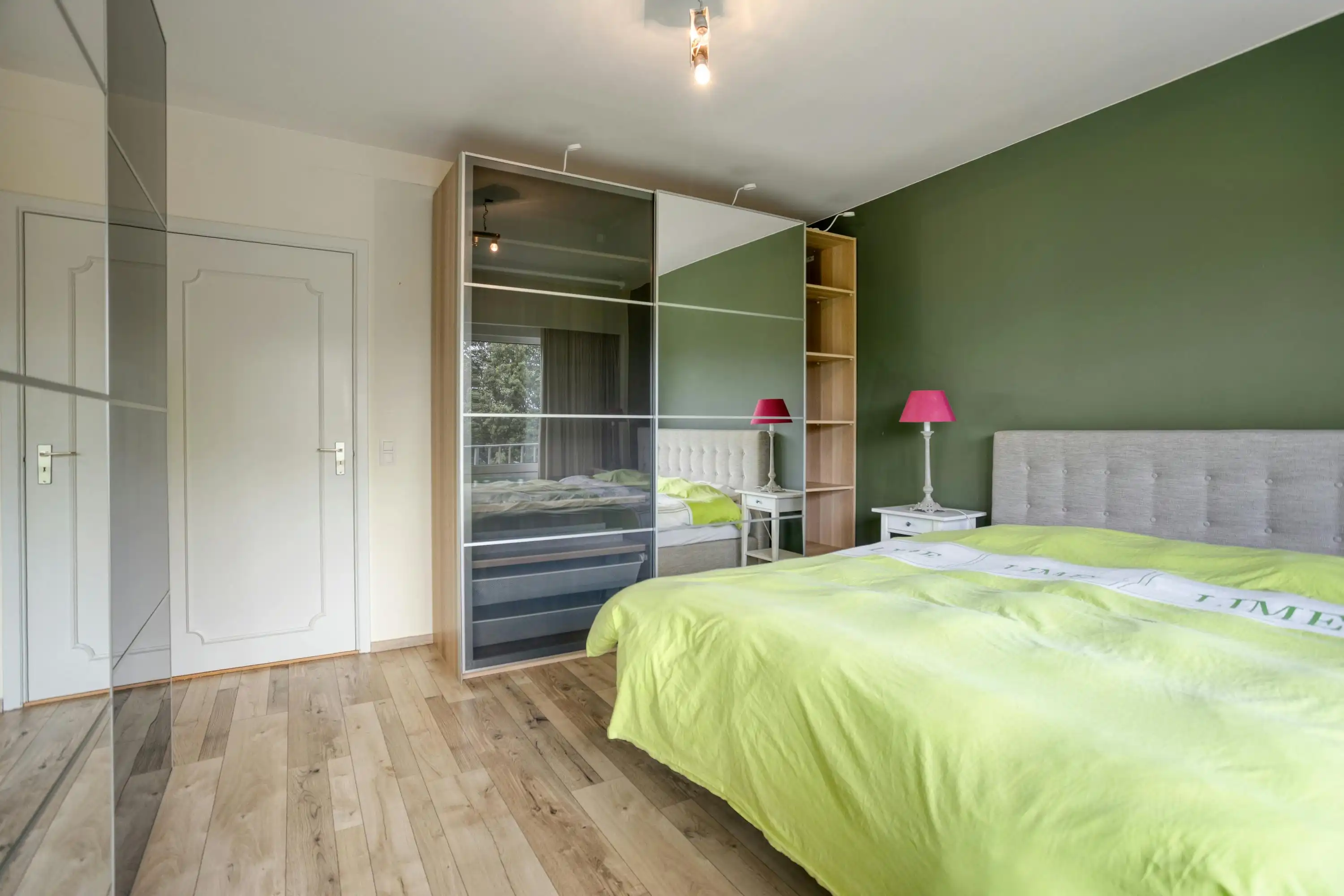 Instapklaar 2-slaapkamerappartement met twee terrassen foto 11