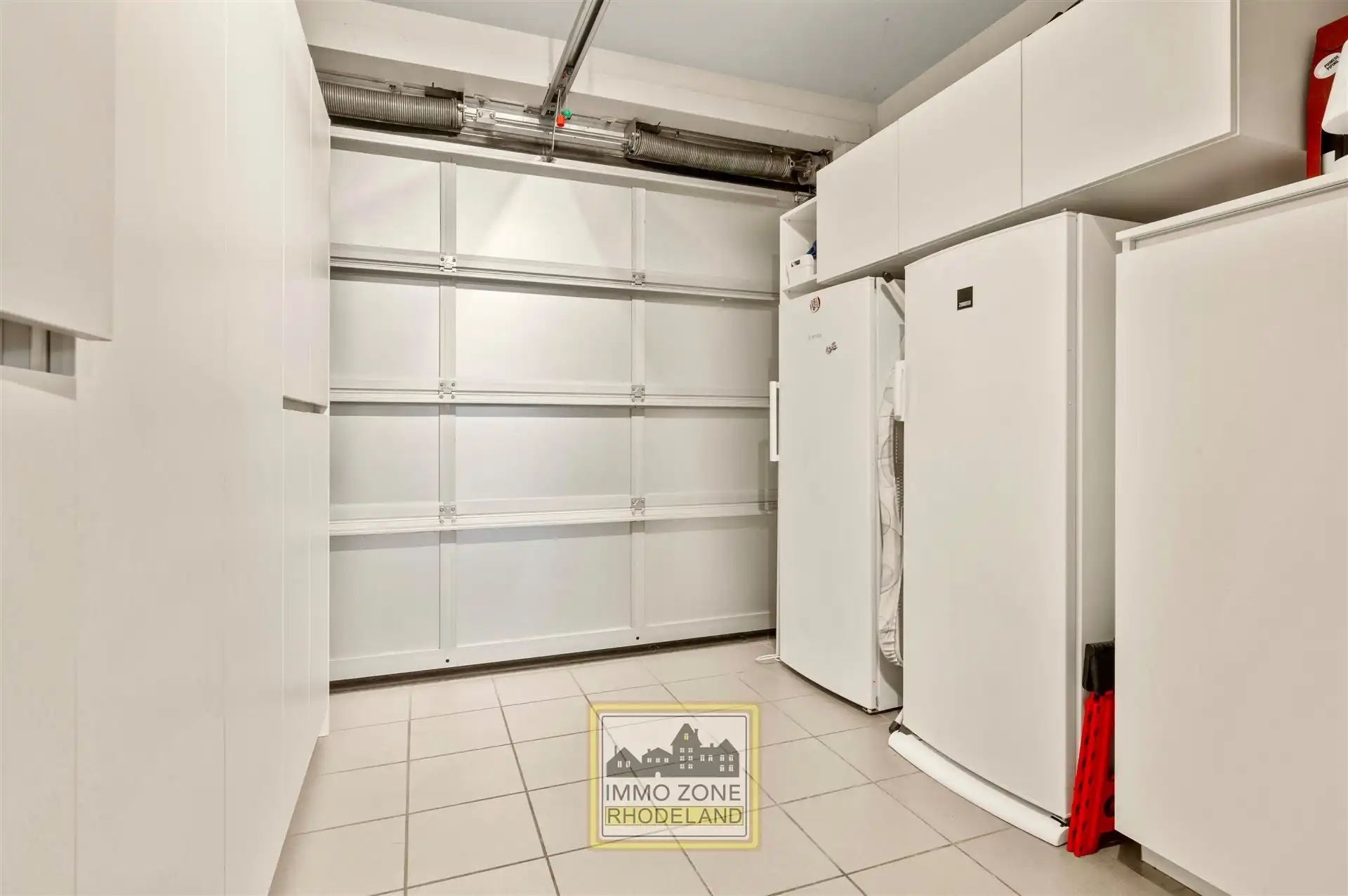 Sublieme moderne woning met prachtige tuin foto 16