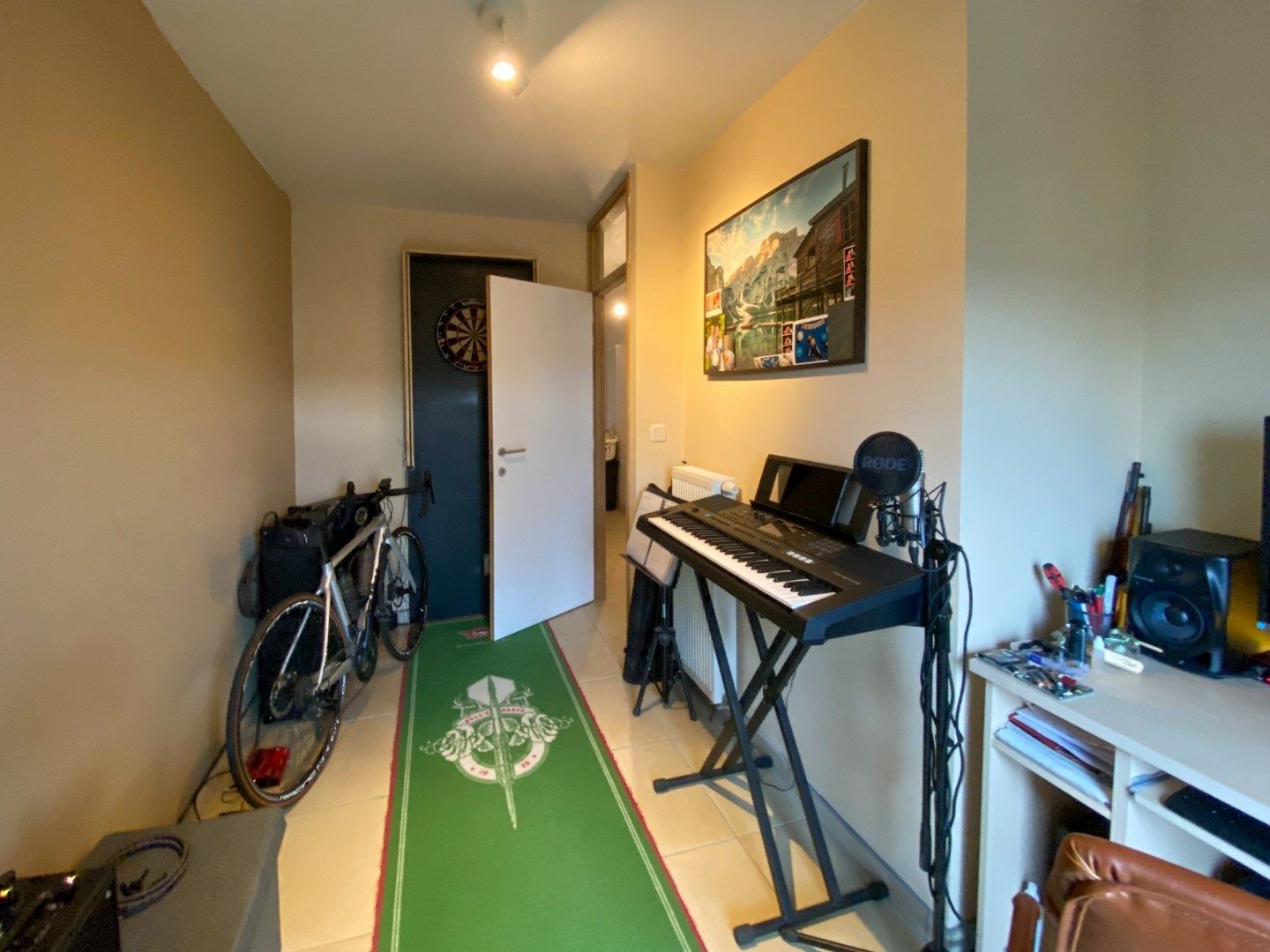 Recente woning met 3 slaapkamers, carport en tuin. foto 12