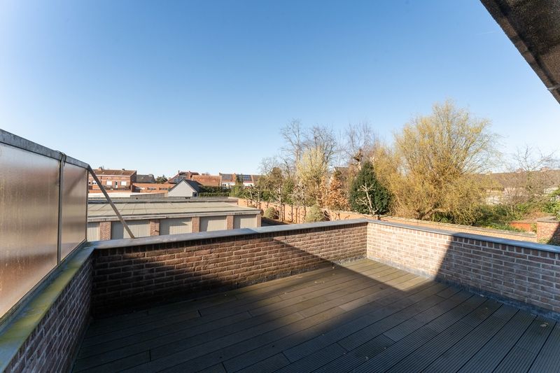 Roeselare : zeer ruim en lichtrijk appartement aan de rand van het centrum met 2 slps, terras vooraan en groot terras achteraan, opp 115 m2 foto 13
