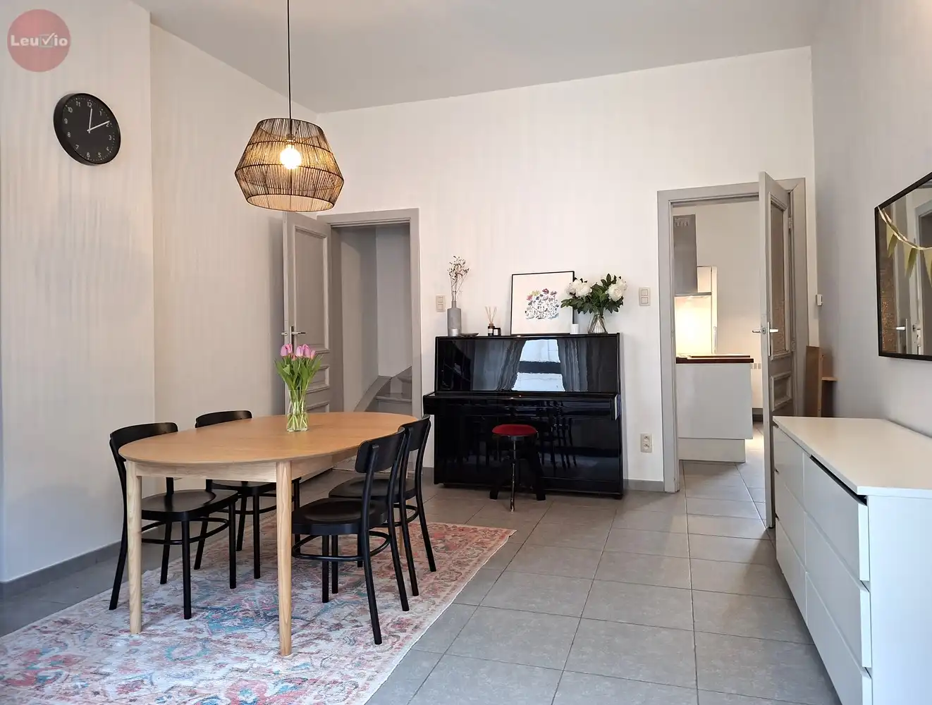 Ruime woning op uitstekende locatie foto 2