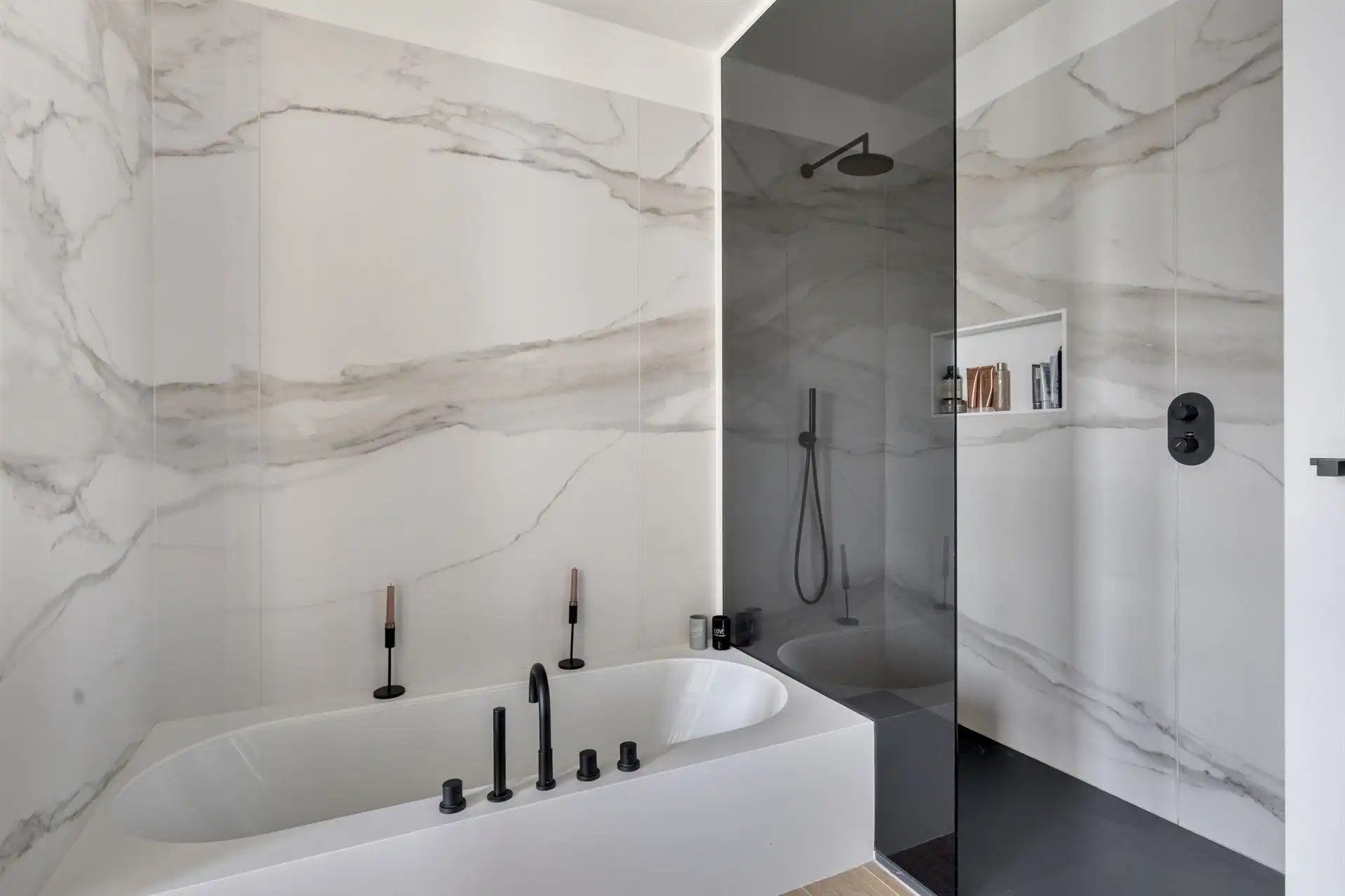 Luxueus appartement met uniek uitzicht! foto 17