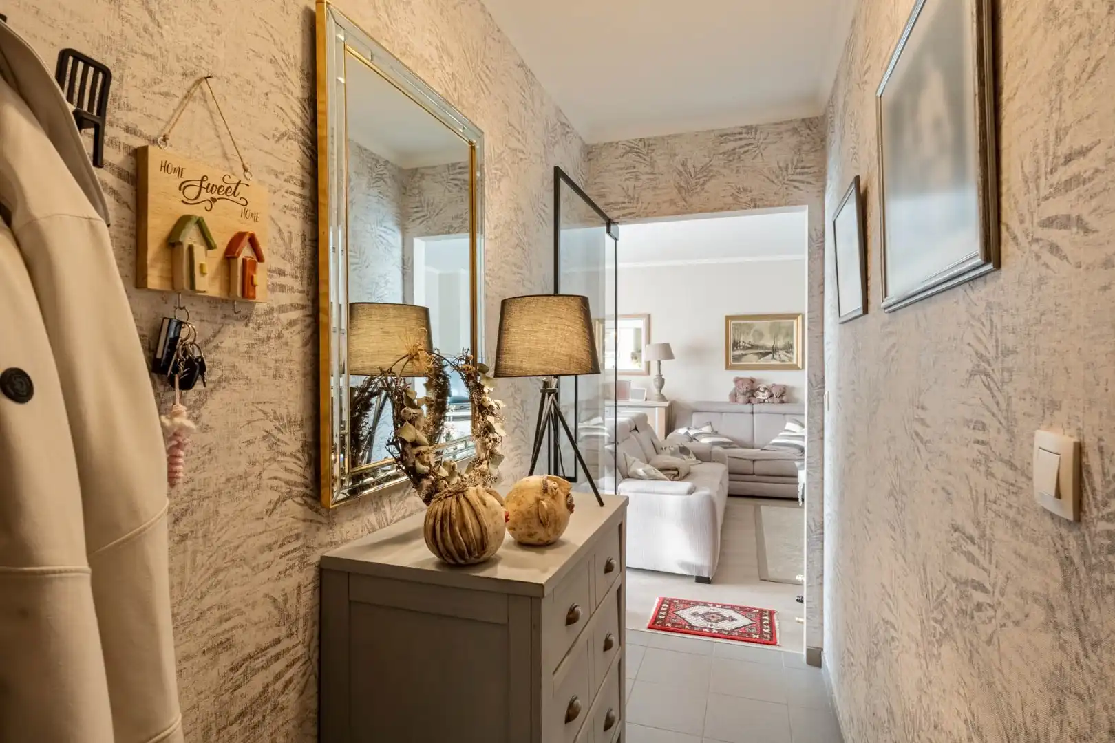 Comfortabel investeringsappartement met 2 slaapkamers en garage, in dorpskern foto 4