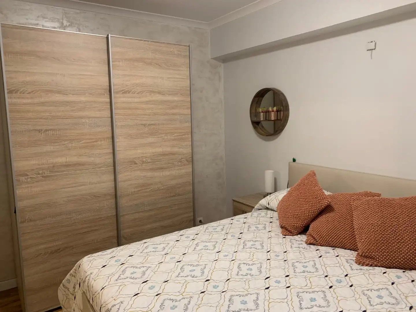 Gemeubeld tweeslaapkamerappartement met terras vlak aan de Zeedijk Oostende foto 9