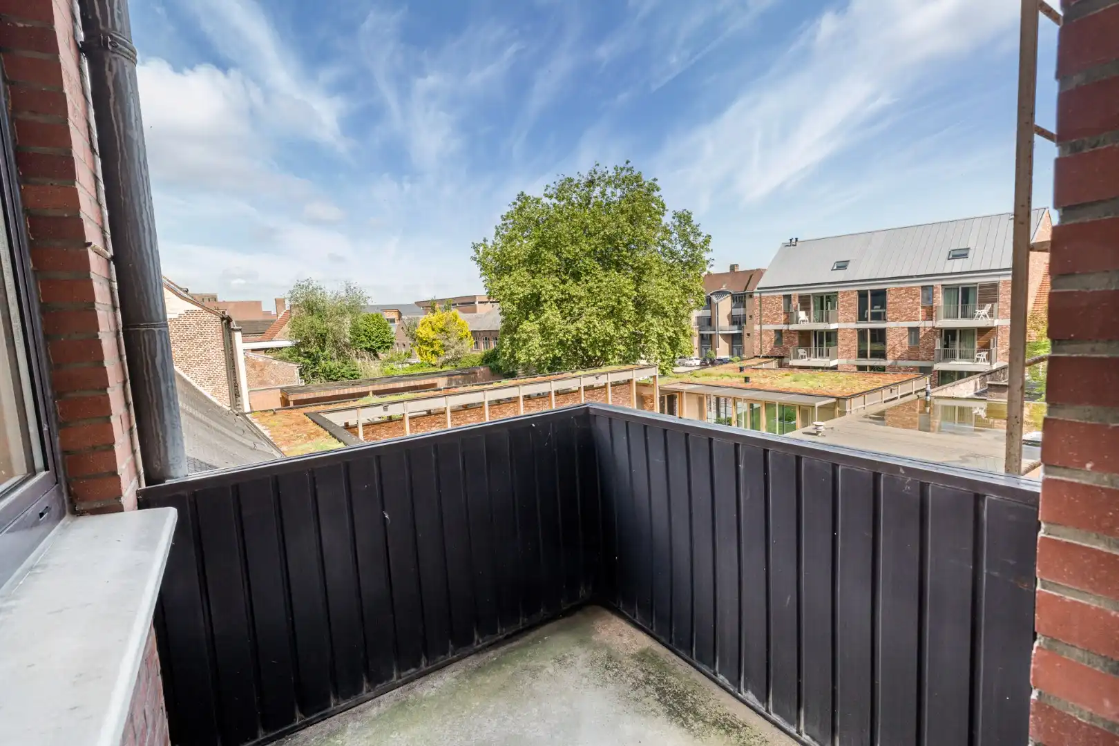 Stijlvol gerenoveerd appartement met moderne uitstraling in het centrum van Maaseik!  foto 30