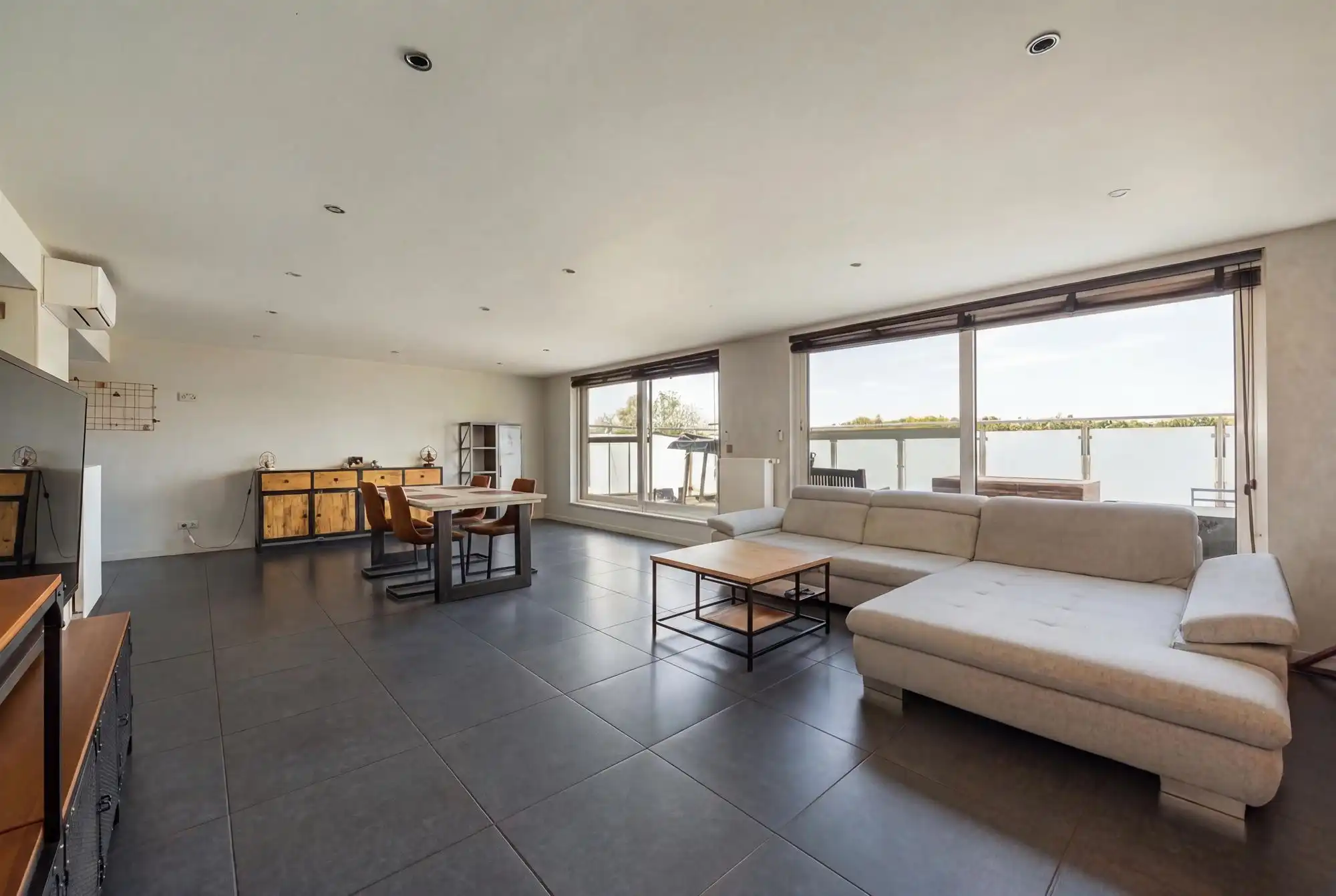 Bijzonder ruim duplexappartement met zonnig terras foto 3