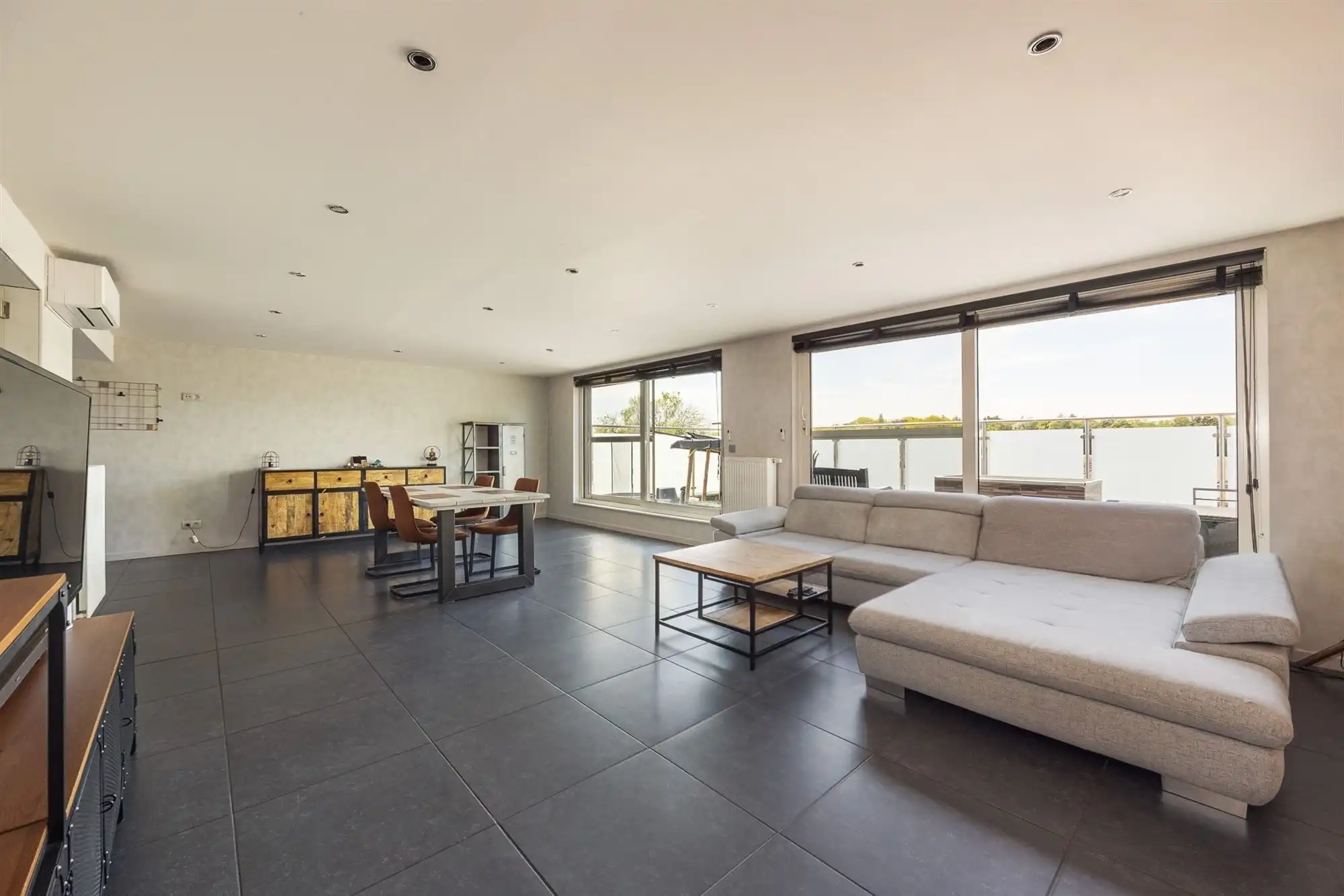 Bijzonder ruim duplexappartement met zonnig terras foto 3
