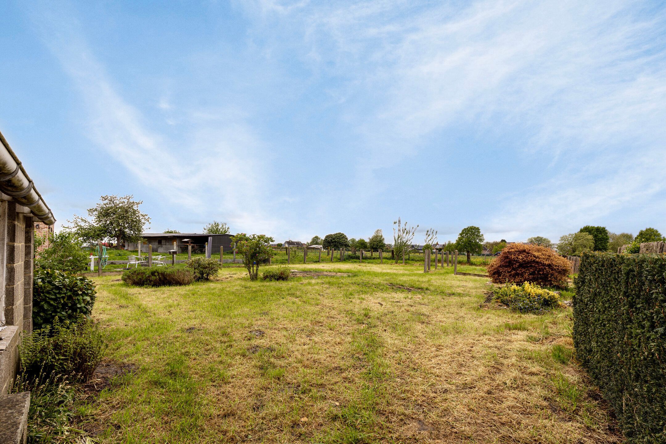 Driegevelwoning met 3 slaapkamers, garage en grote tuin foto 22