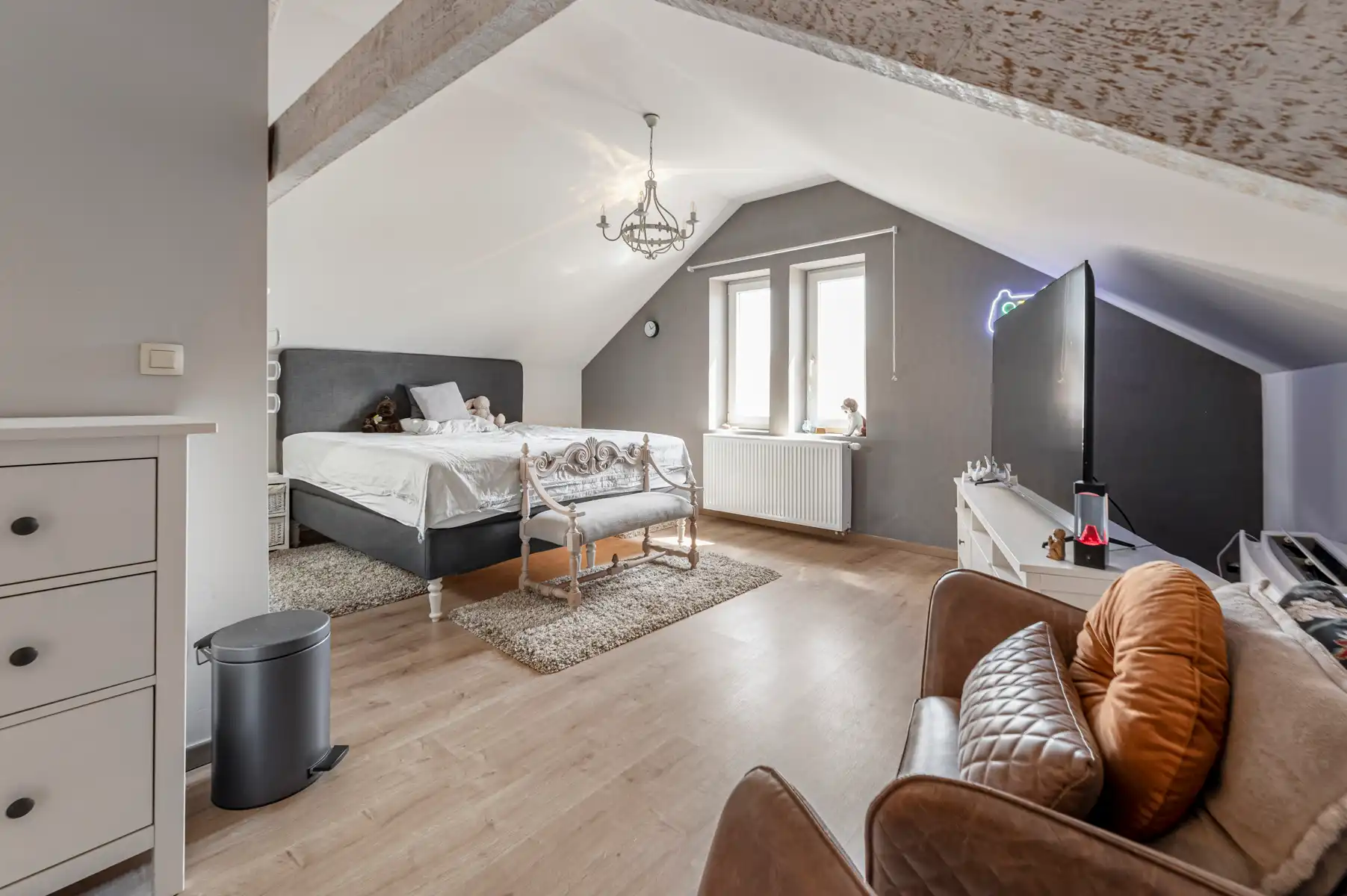 Instapklare woning met 4 slaapkamers op toplocatie foto 21