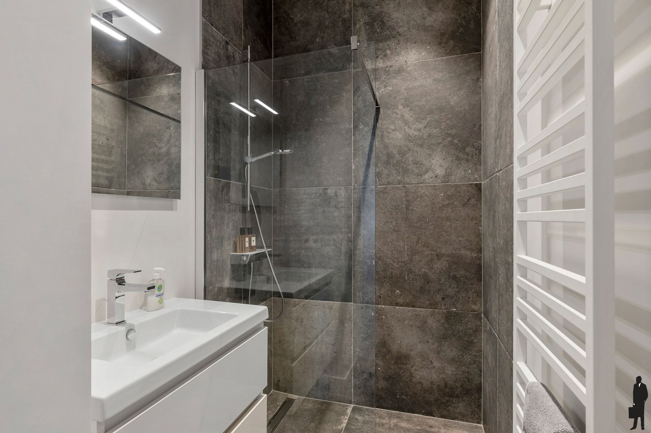 Prachtige loft in iconisch pand aan het MAS foto 11