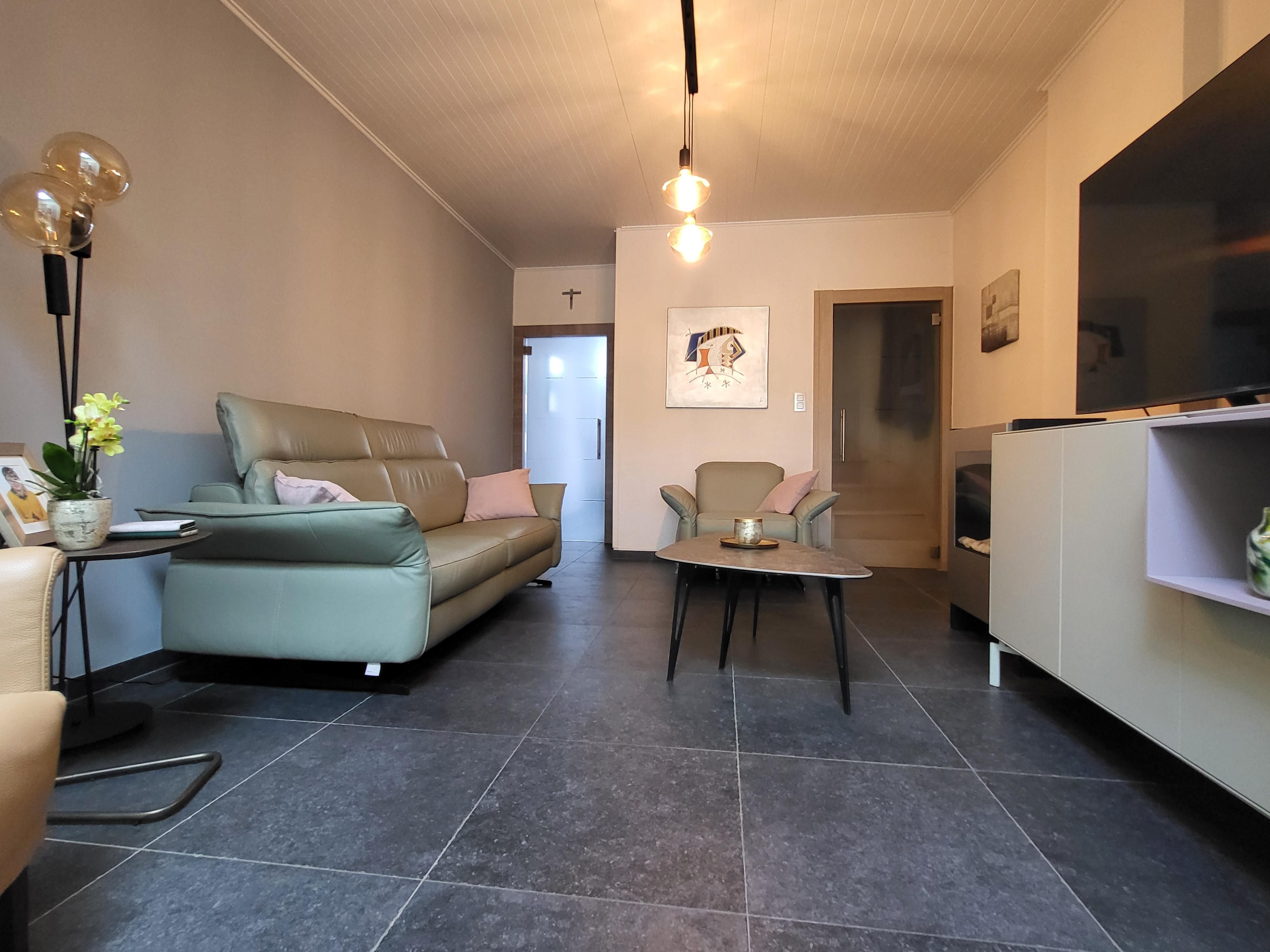 Prachtig onderhouden woning met zonnig tuintje en terras. foto 11