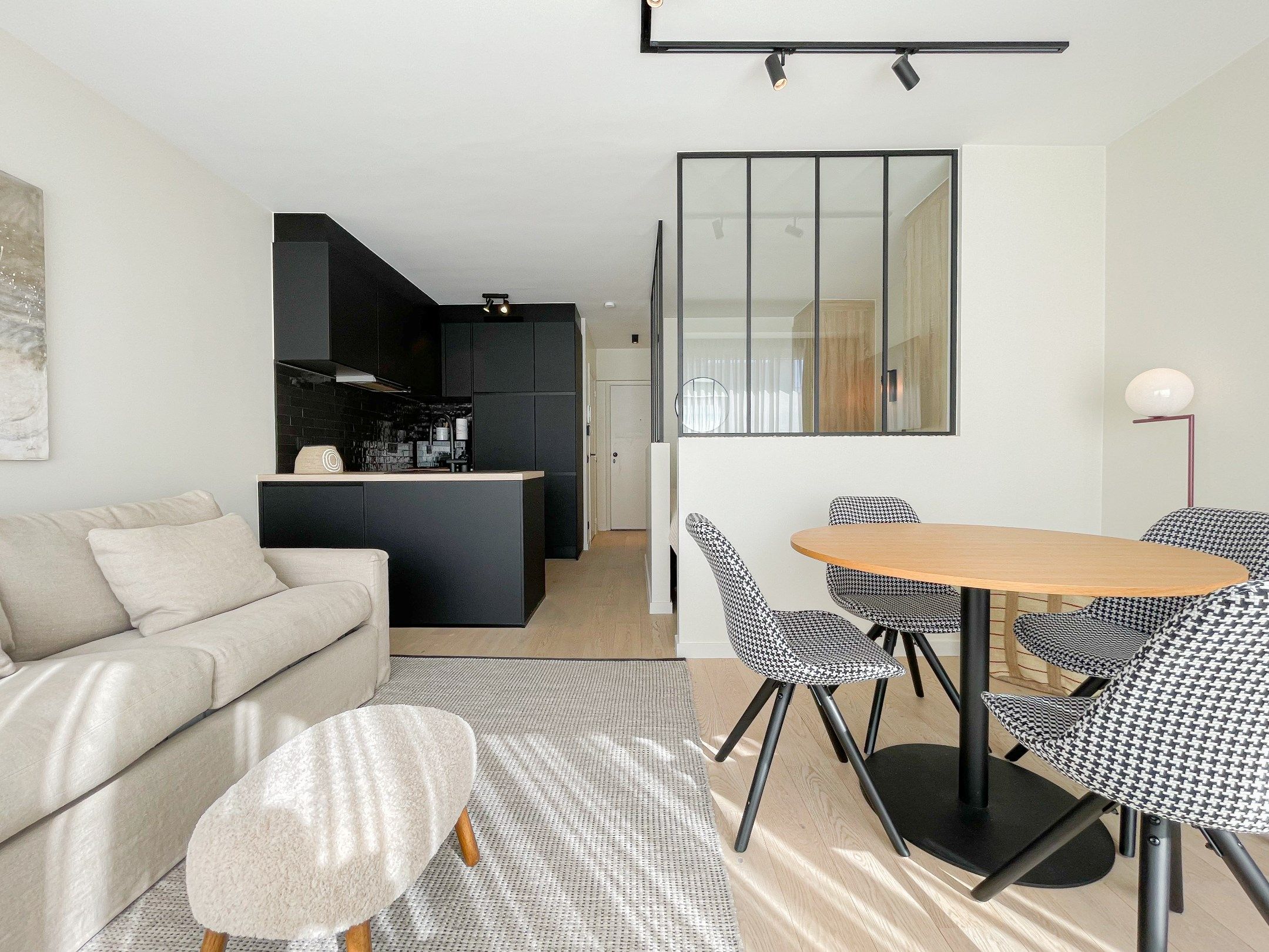 Recent tijdloos gerenoveerd appartement gelegen op de Kustlaan.  foto 6