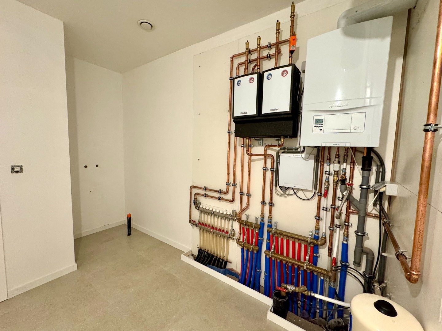 GERENOVEERDE WONING MET 3 SLPKS, TUIN EN GARAGE foto 11