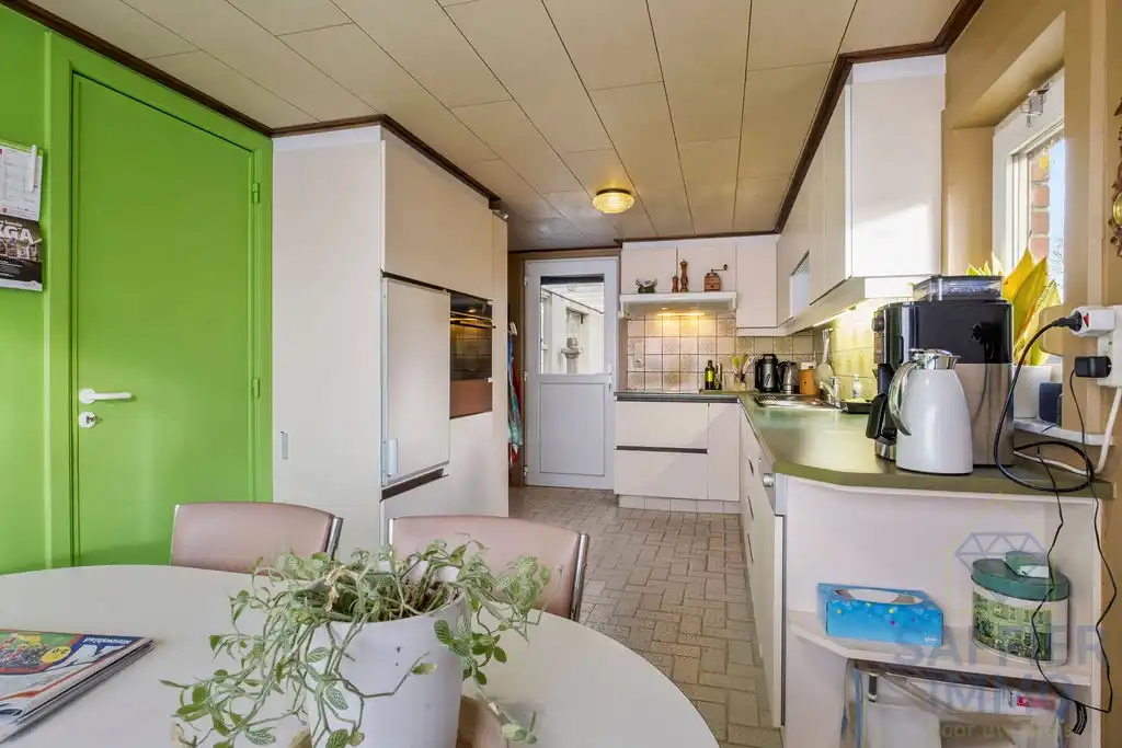 Ruime woning met 4 slaapkamers en grote tuin in het centrum van Ingelmunster foto 8