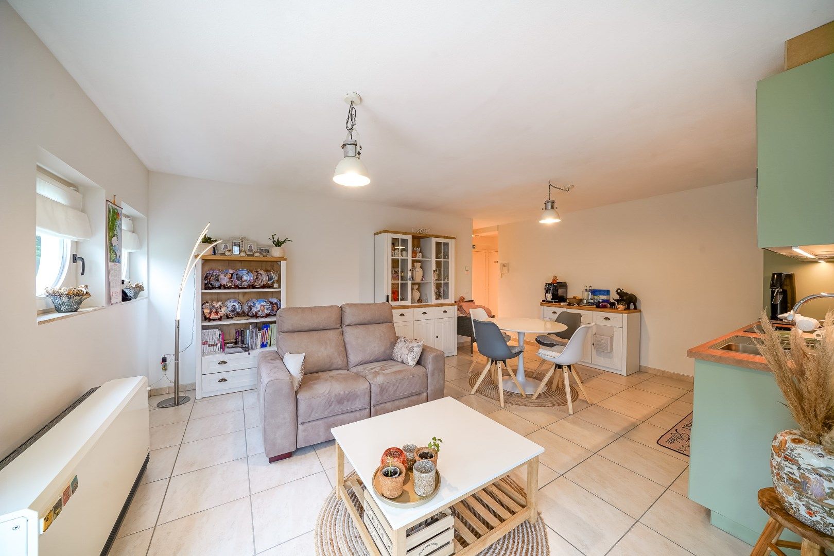 Mooi vernieuwd en instapklaar gelijkvloers appartement  te Bredene foto 3
