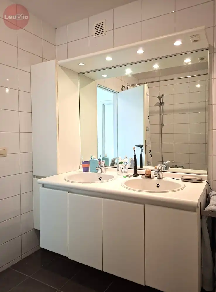 Ruim gelijkvloers appartement / 2 slpkms / autostaanplaats /tuintje in stadsrand foto 14