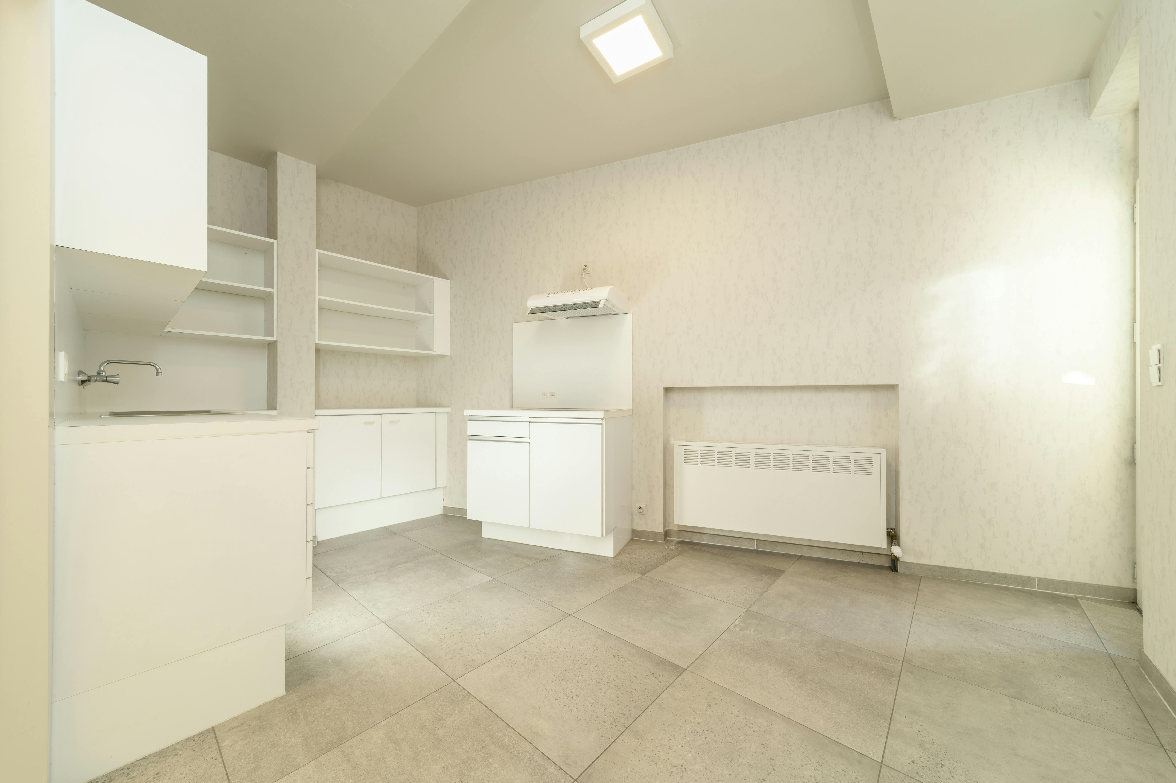 In te richten appartement te koop in de Zeelaan te De Panne. foto 7