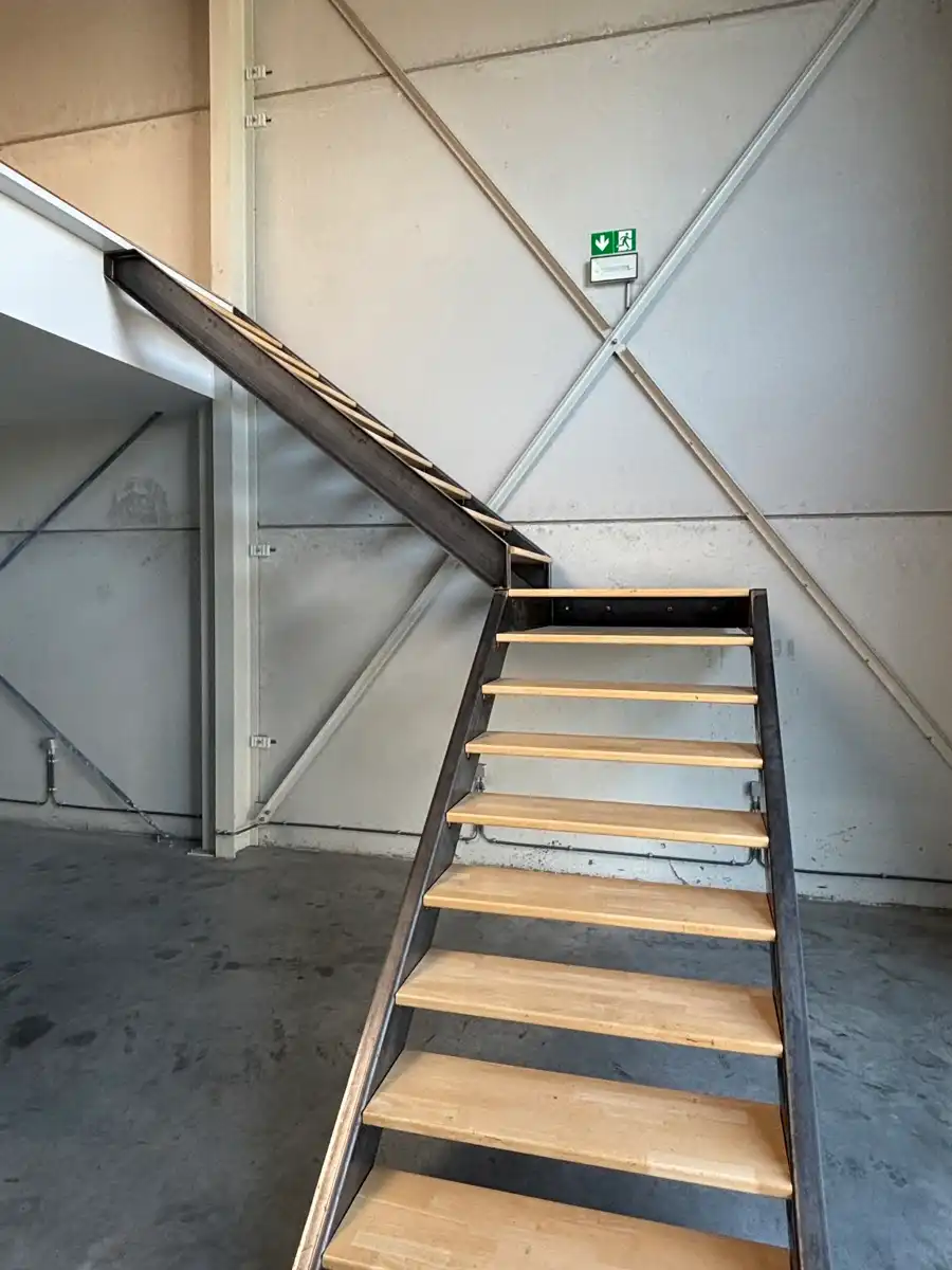 Bedrijfspand van ca 300m² foto 14