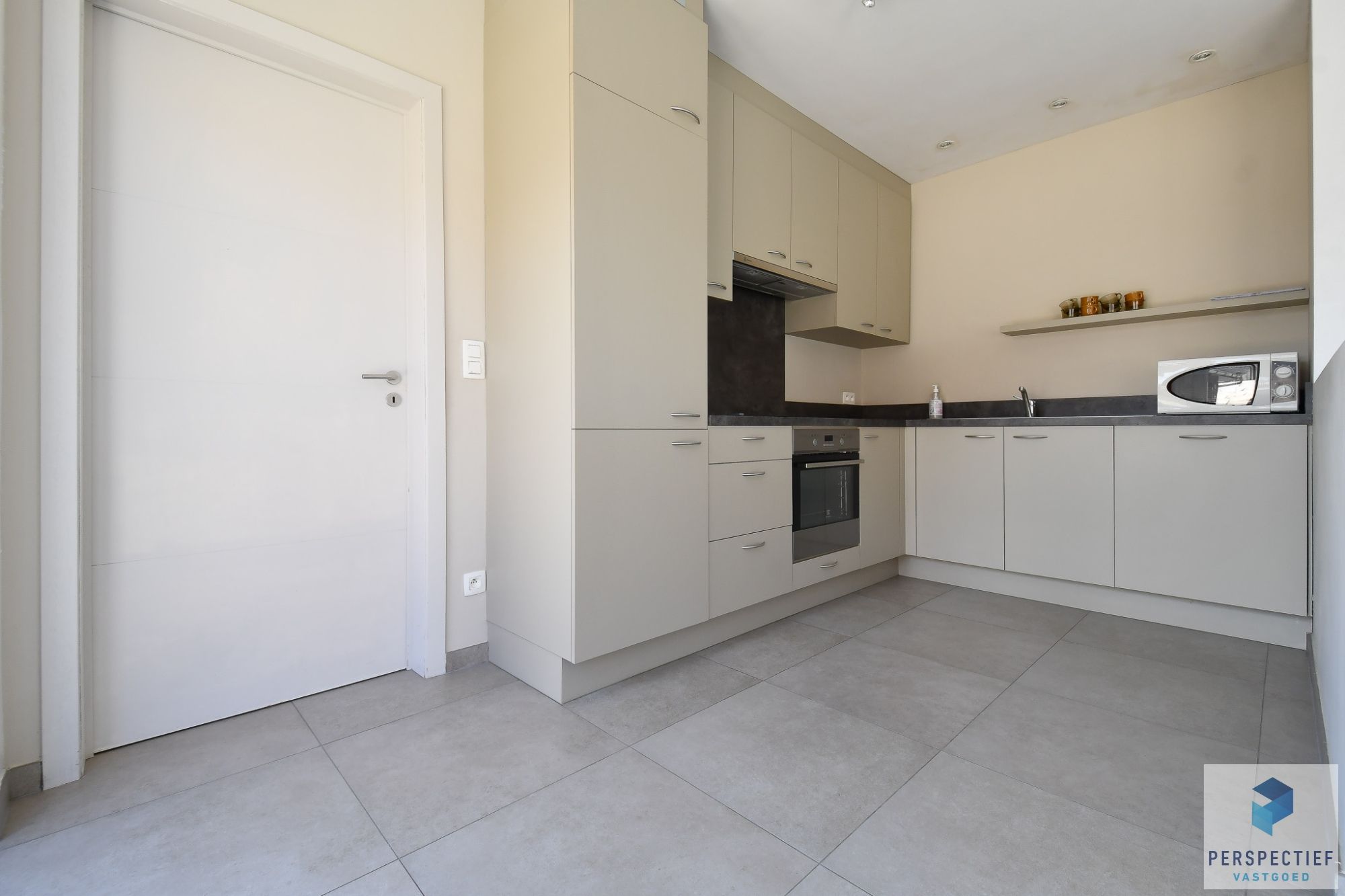 Recente woning (2015) met tuin, garage in een rustige omgeving te Sint-Joris foto 5
