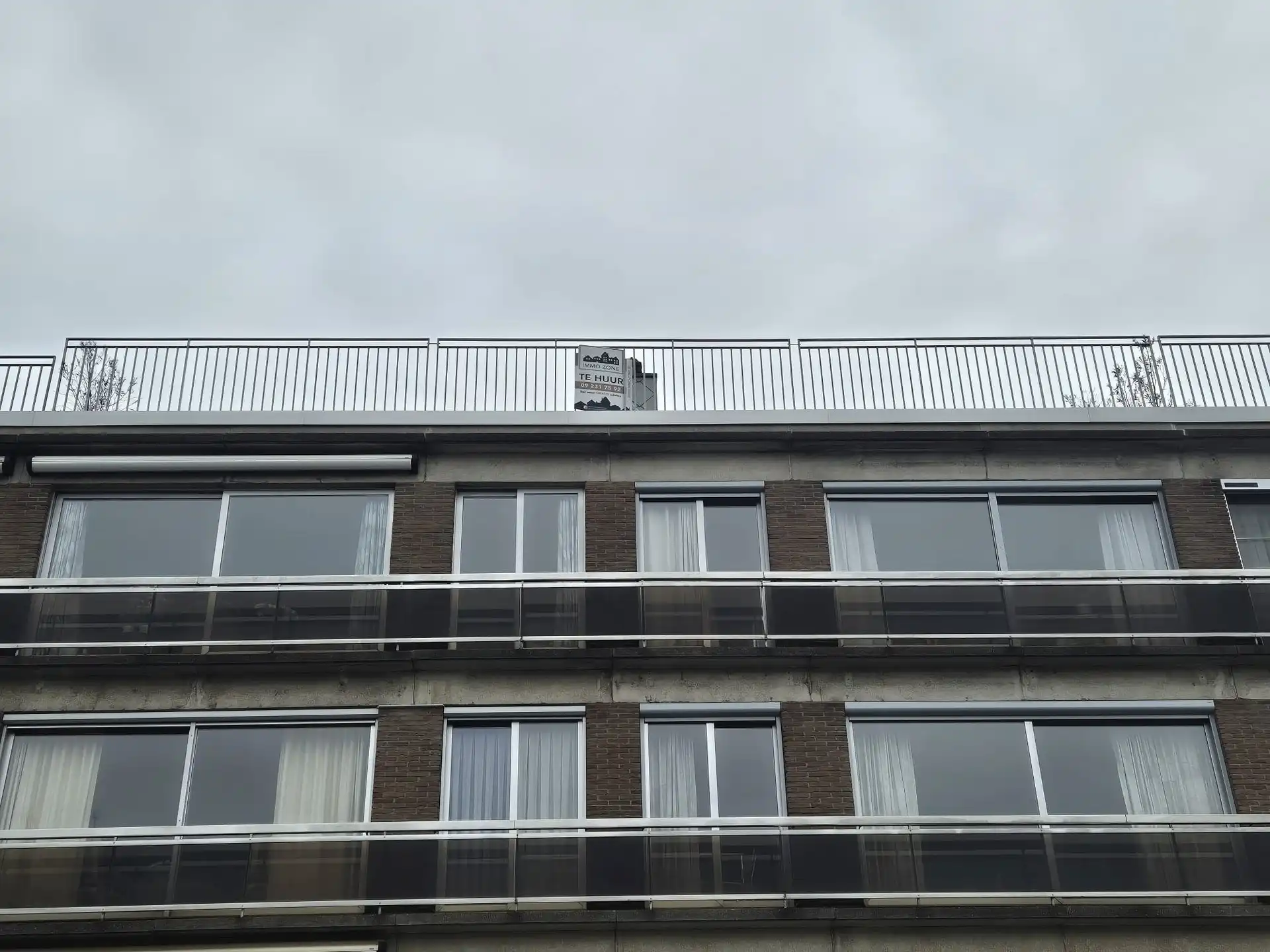3-slaapkamer appartement met zeer groot terras huur in het centrum van Wetteren. foto 28