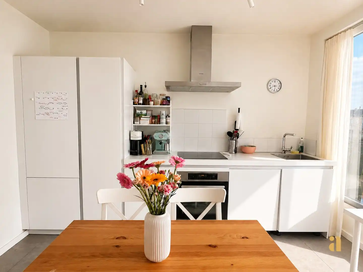 Eco-Chic Appartement: Zon, Stijl & Genieten foto 2