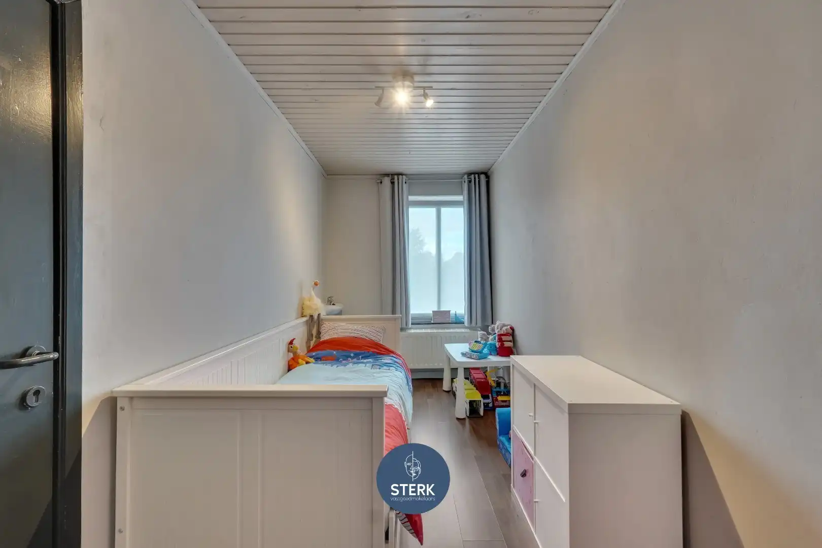 CHARMANTE GEZINSWONING MET 3 SLPKS IN HARTJE OUD-REKEM !  foto 10