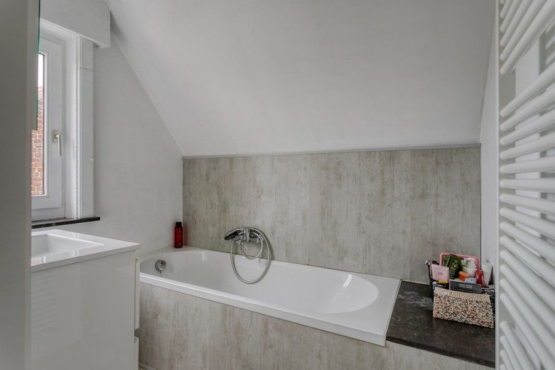 🏡 Gezellige alleenstaande woning met zonnige tuin TE KOOP in Wielsbeke! foto 12