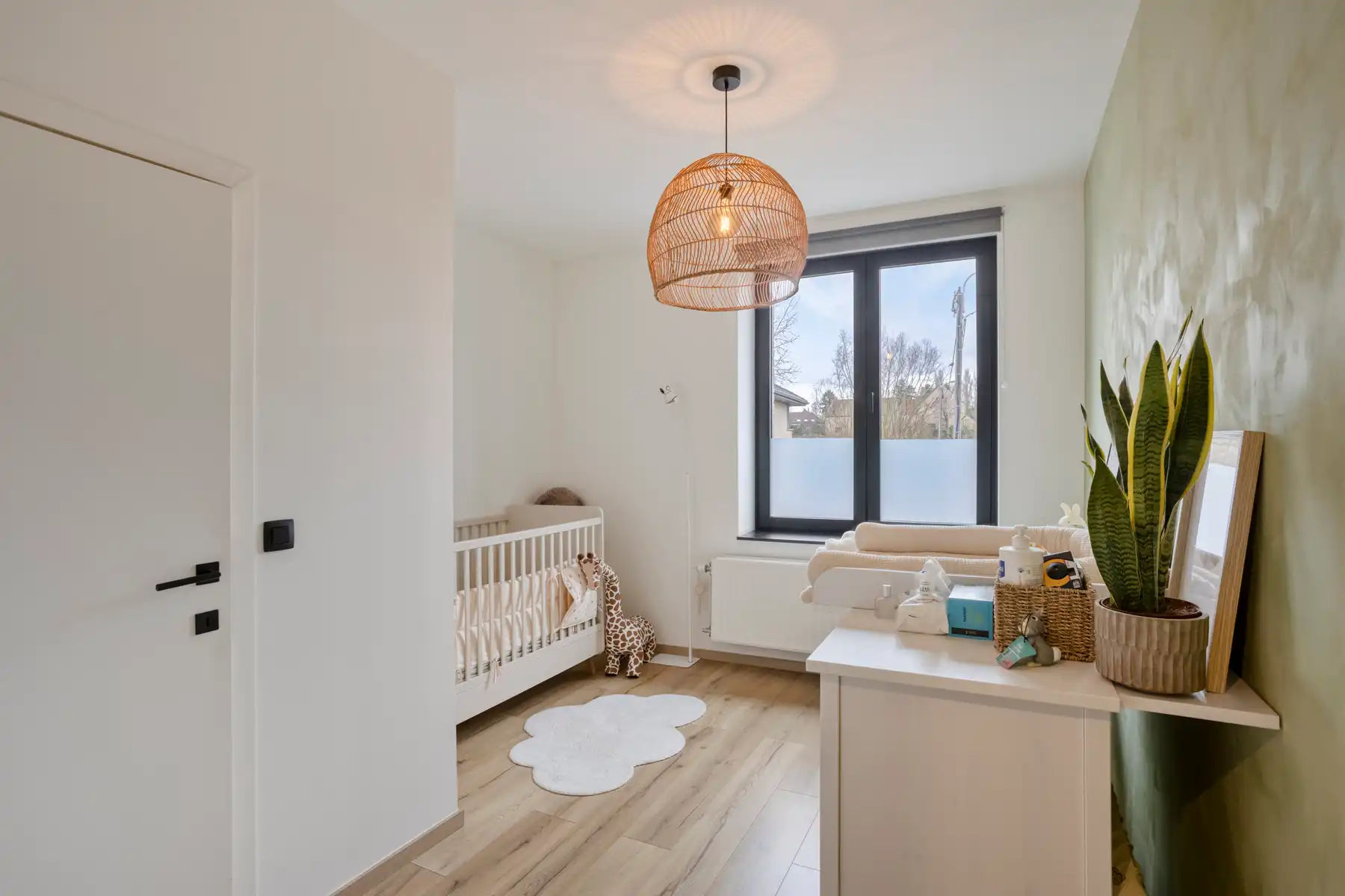 Prachtige woning met 3 slaapkamers en bureel foto 18