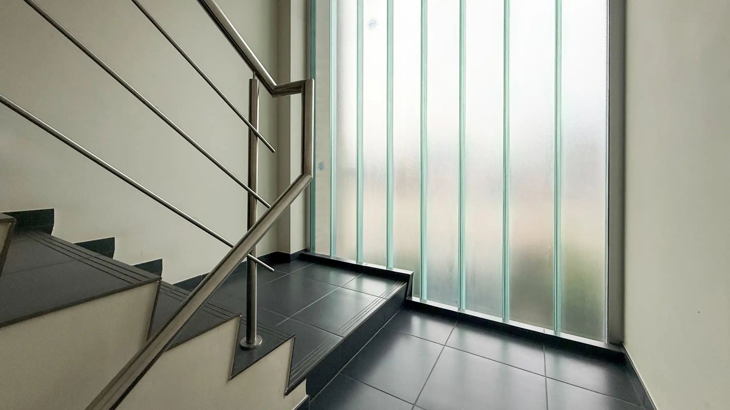 Veelzijdig investeringspand met 10 kamers, lift en kelder! foto 63