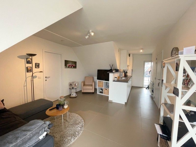 Instapklaar 1-slaapkamerappartement in het hartje van Roeselare! foto 2