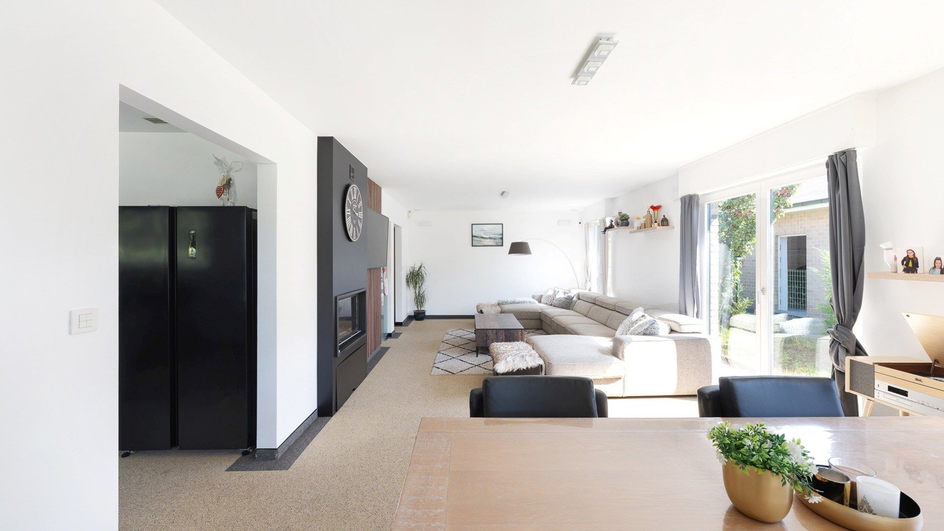 Zeer ruime villa op rustige ligging foto 2