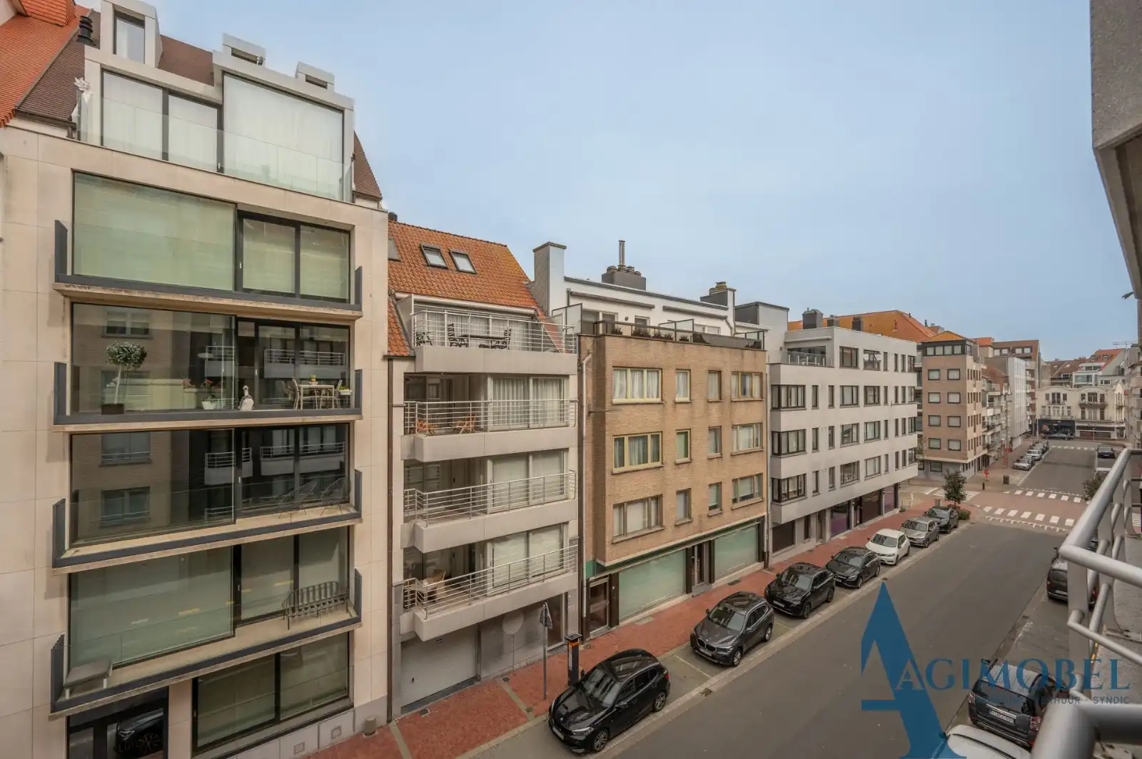 Eigentijds en perfect afgewerkt 2-slaapkamerappartement op toplocatie in Knokke. foto 16