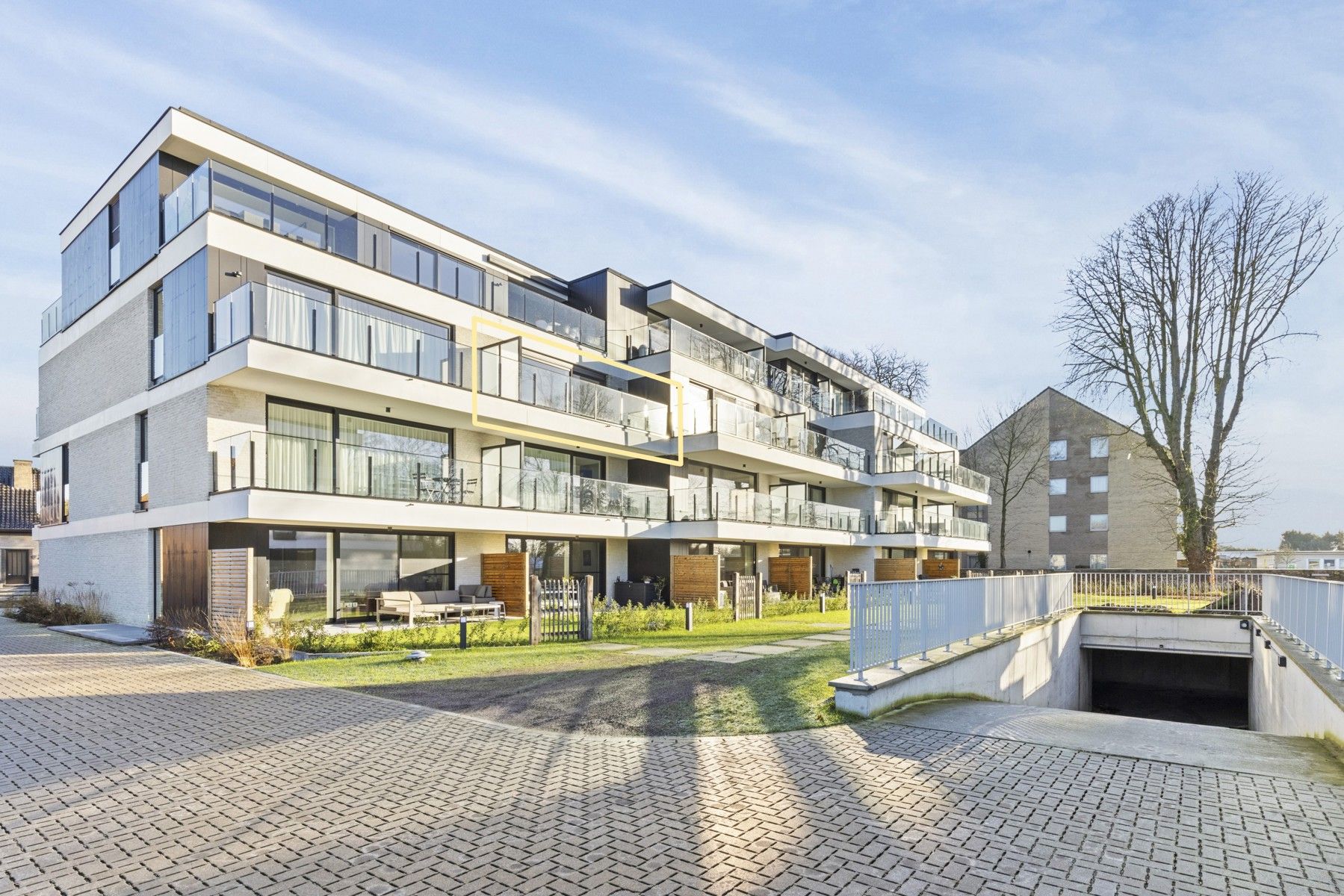 Nieuwbouwappartement in Knesselaere met een zonnig terras! foto {{pictureIndex}}