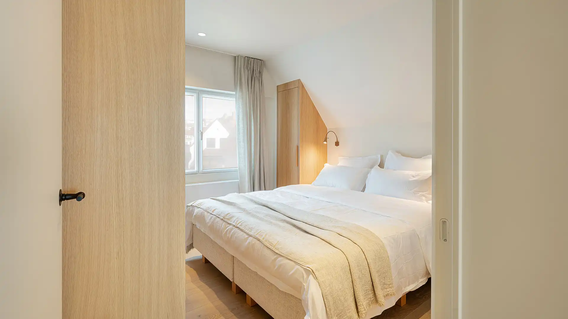 Exclusieve koppelvilla met hoogwaardige afwerking op een toplocatie in Duinbergen. foto 14